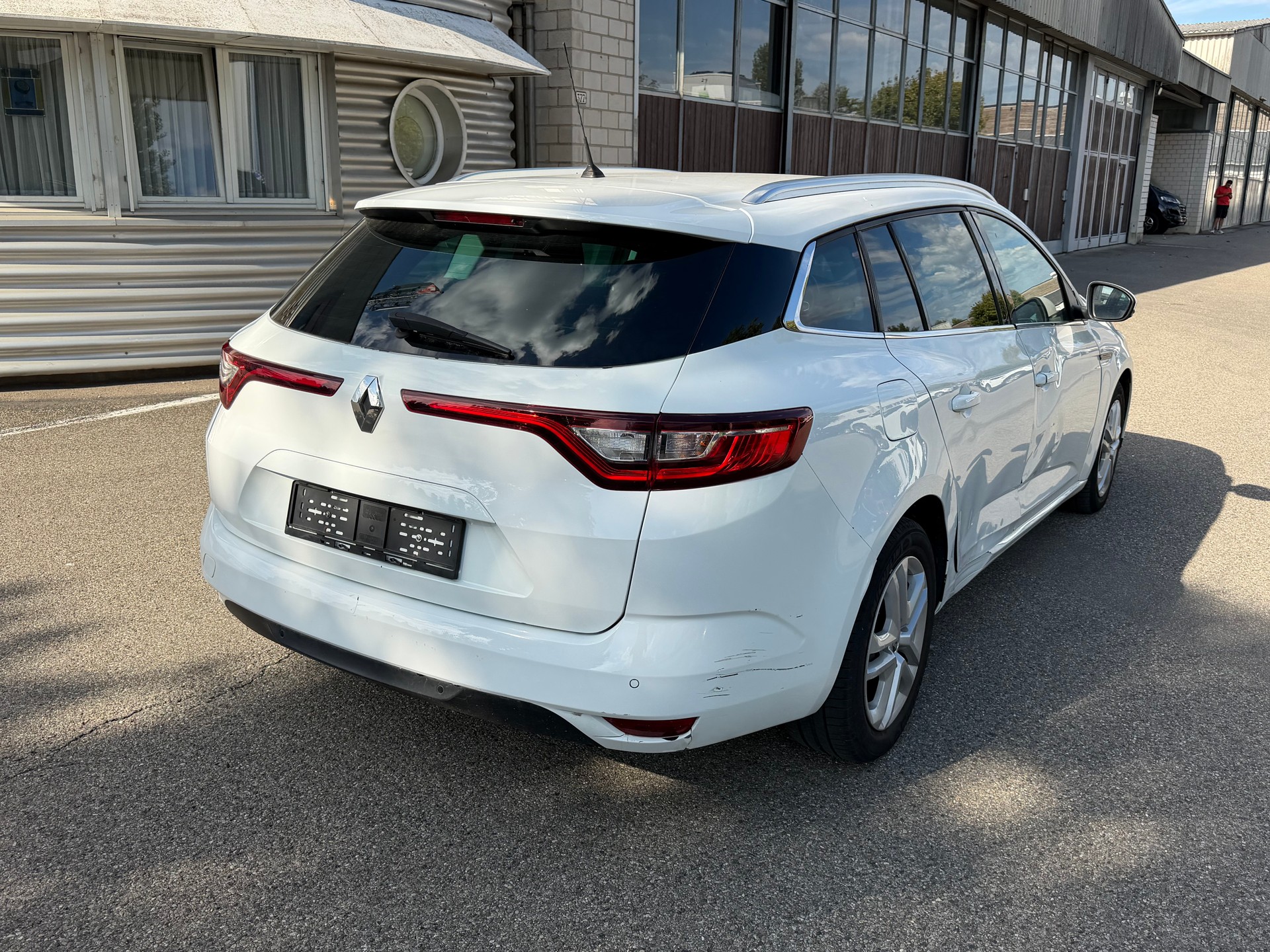 RENAULT Mégane Grandtour 1.5 dCi Business EDC-image-3
