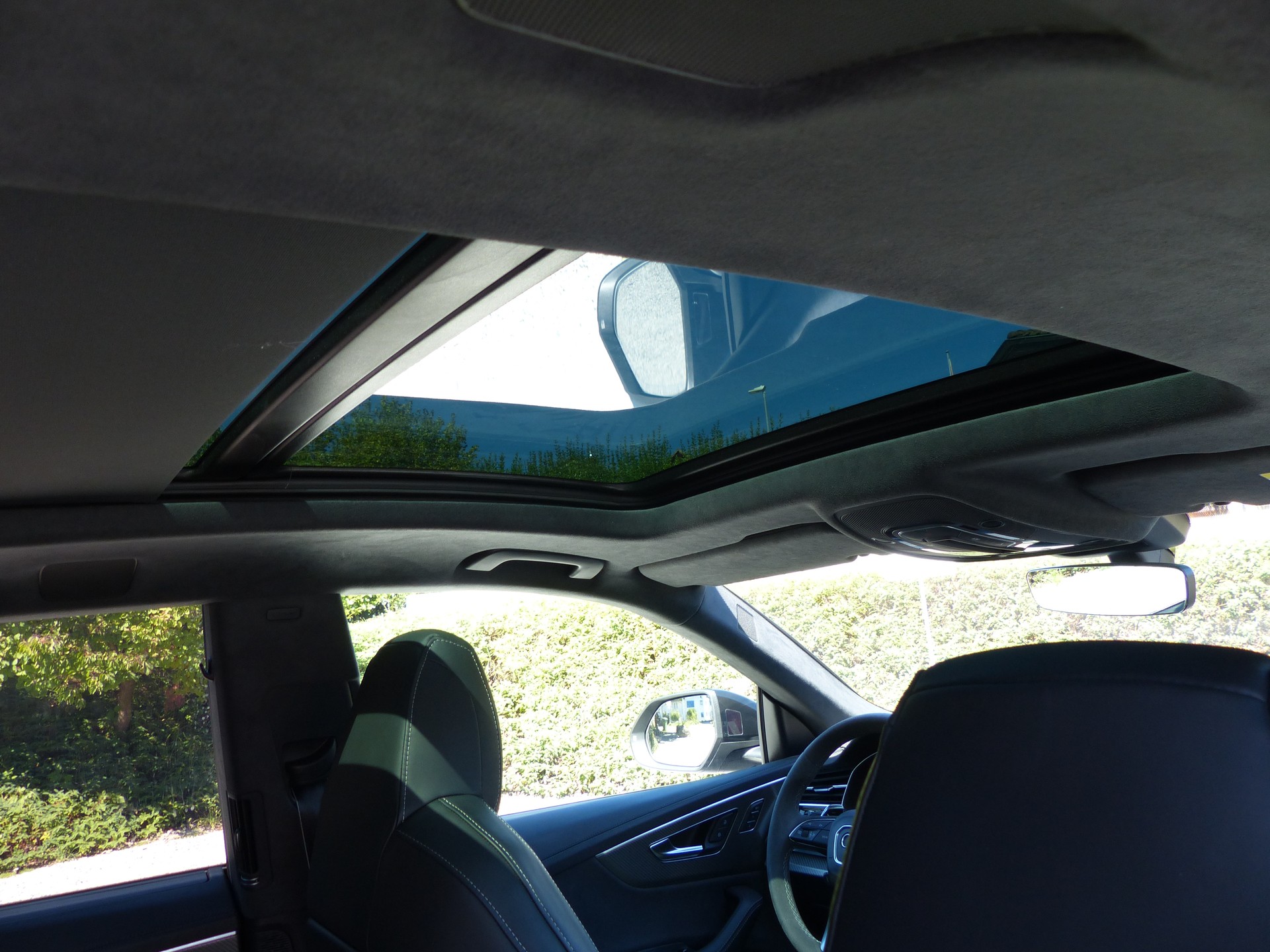 AUDI RSQ8 quattro tiptronic-image-19