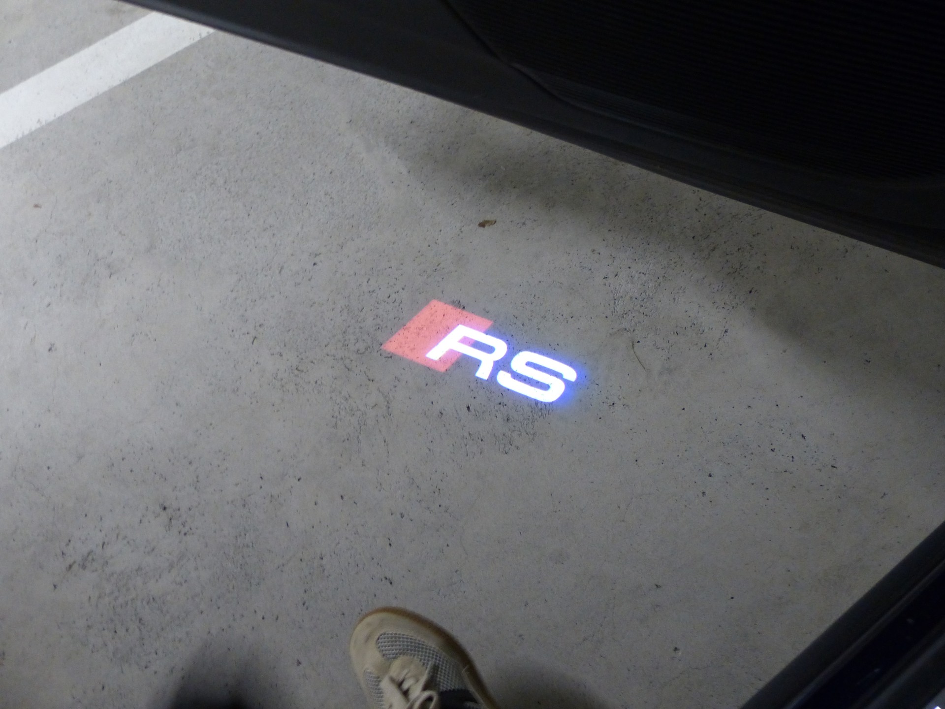 AUDI RSQ8 quattro tiptronic-image-26