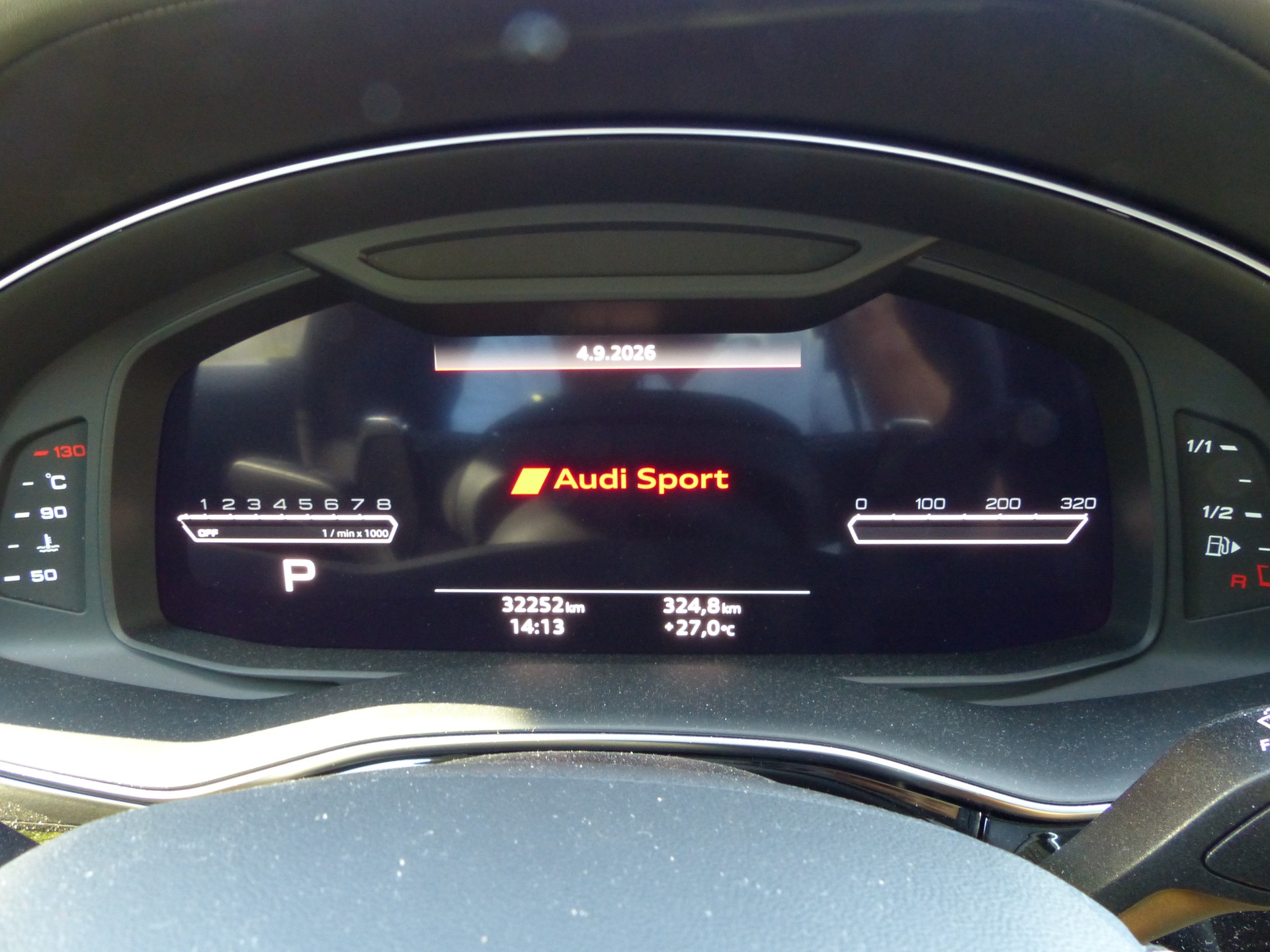 AUDI RSQ8 quattro tiptronic-image-25