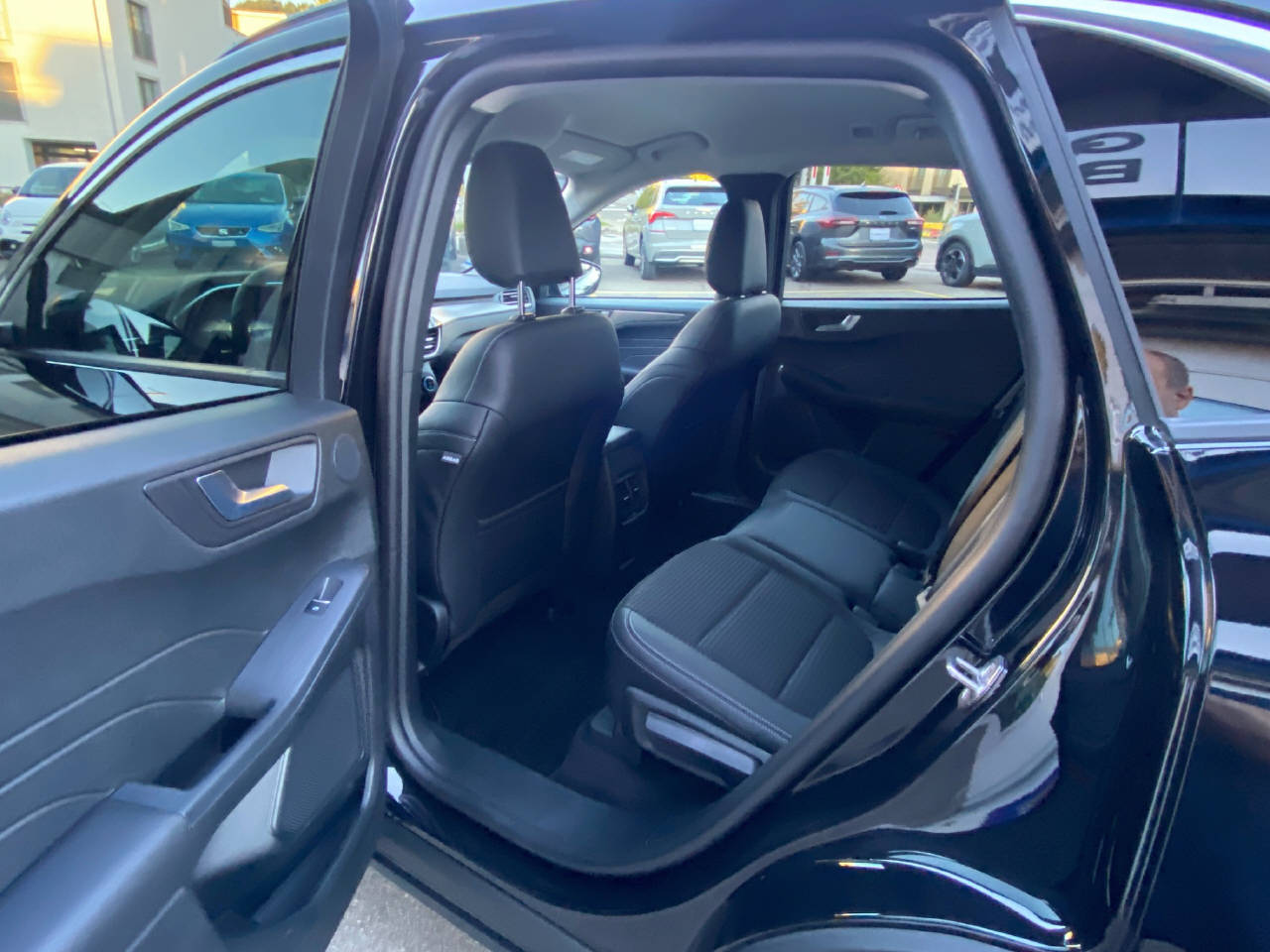 FORD Kuga 2.5 Hybrid Titanium X 4x4-image-10