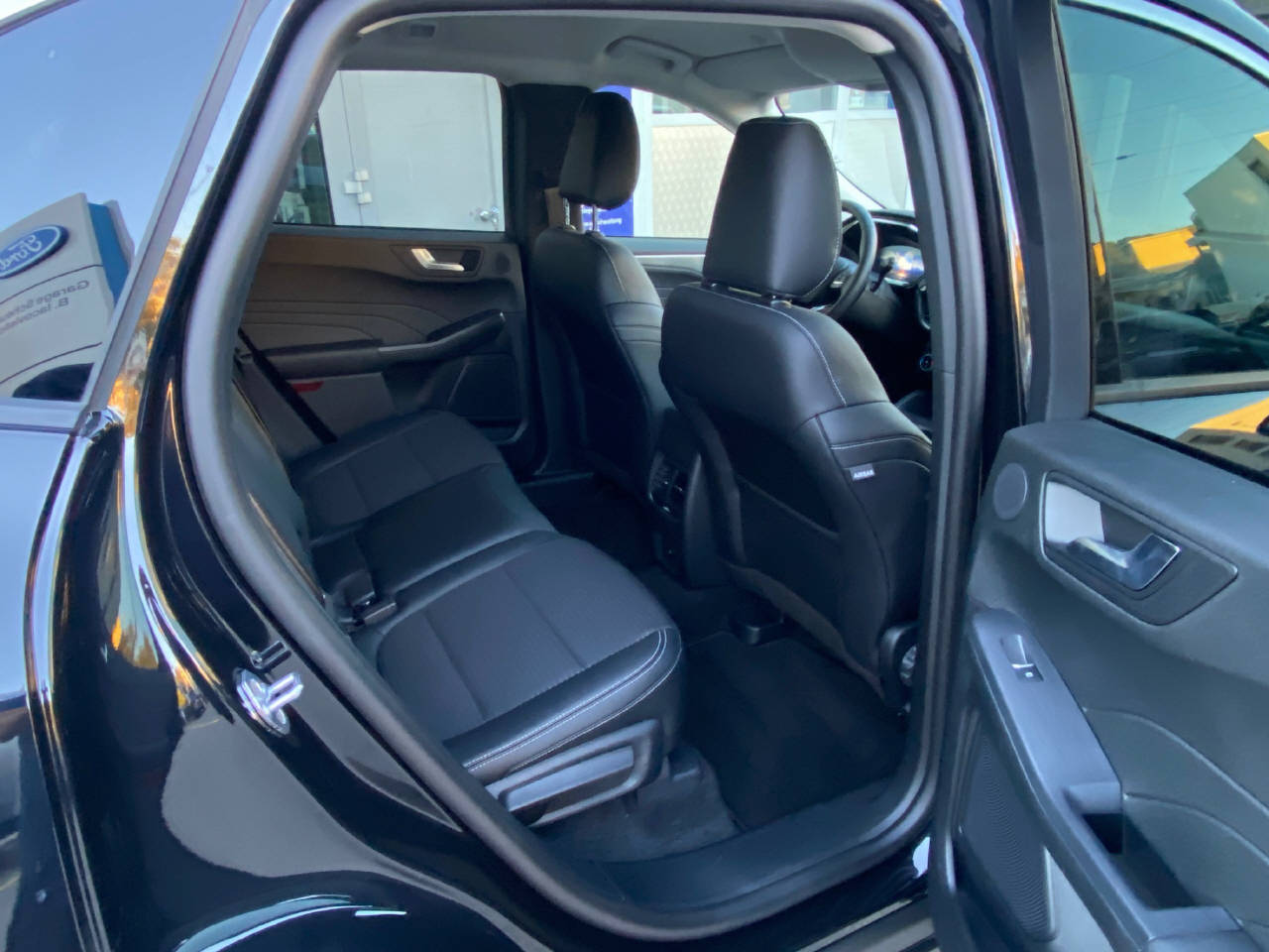 FORD Kuga 2.5 Hybrid Titanium X 4x4-image-8