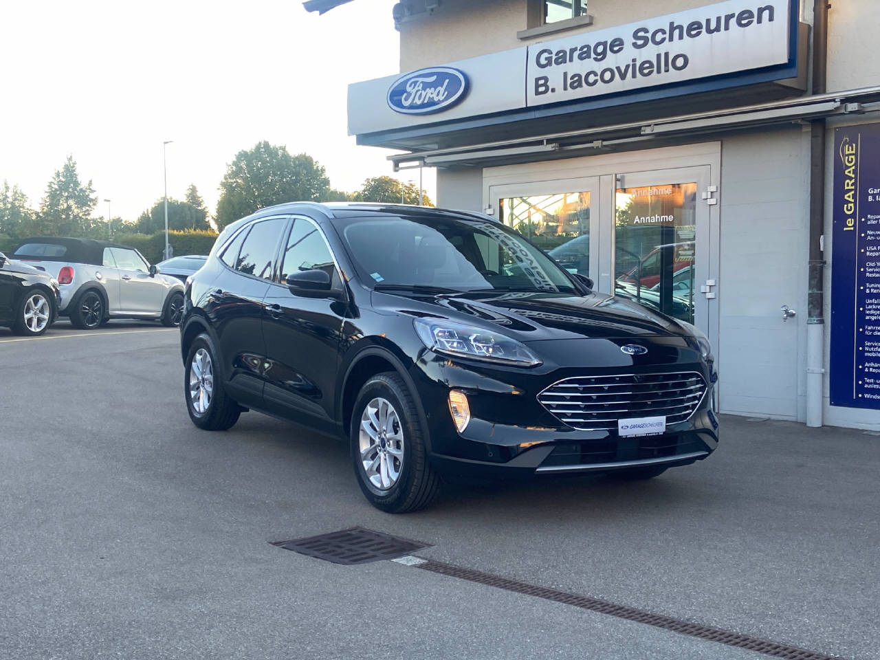 FORD Kuga 2.5 Hybrid Titanium X 4x4-image-0