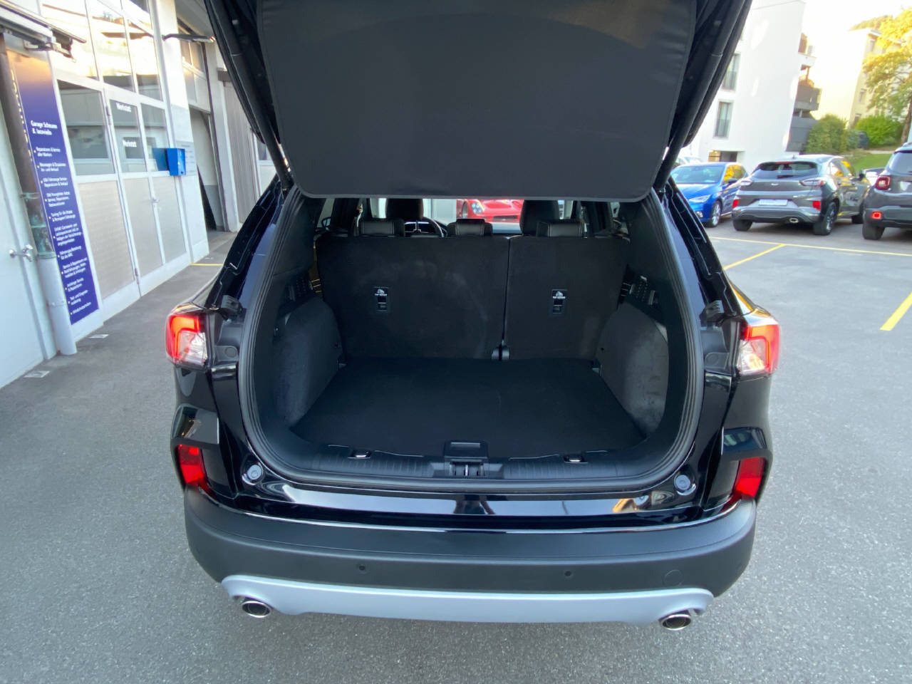 FORD Kuga 2.5 Hybrid Titanium X 4x4-image-9