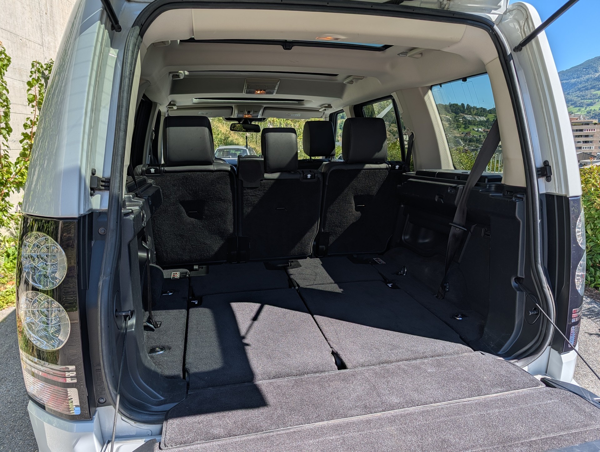 LAND ROVER 3.0 SDV6 256 Landmark-image-5
