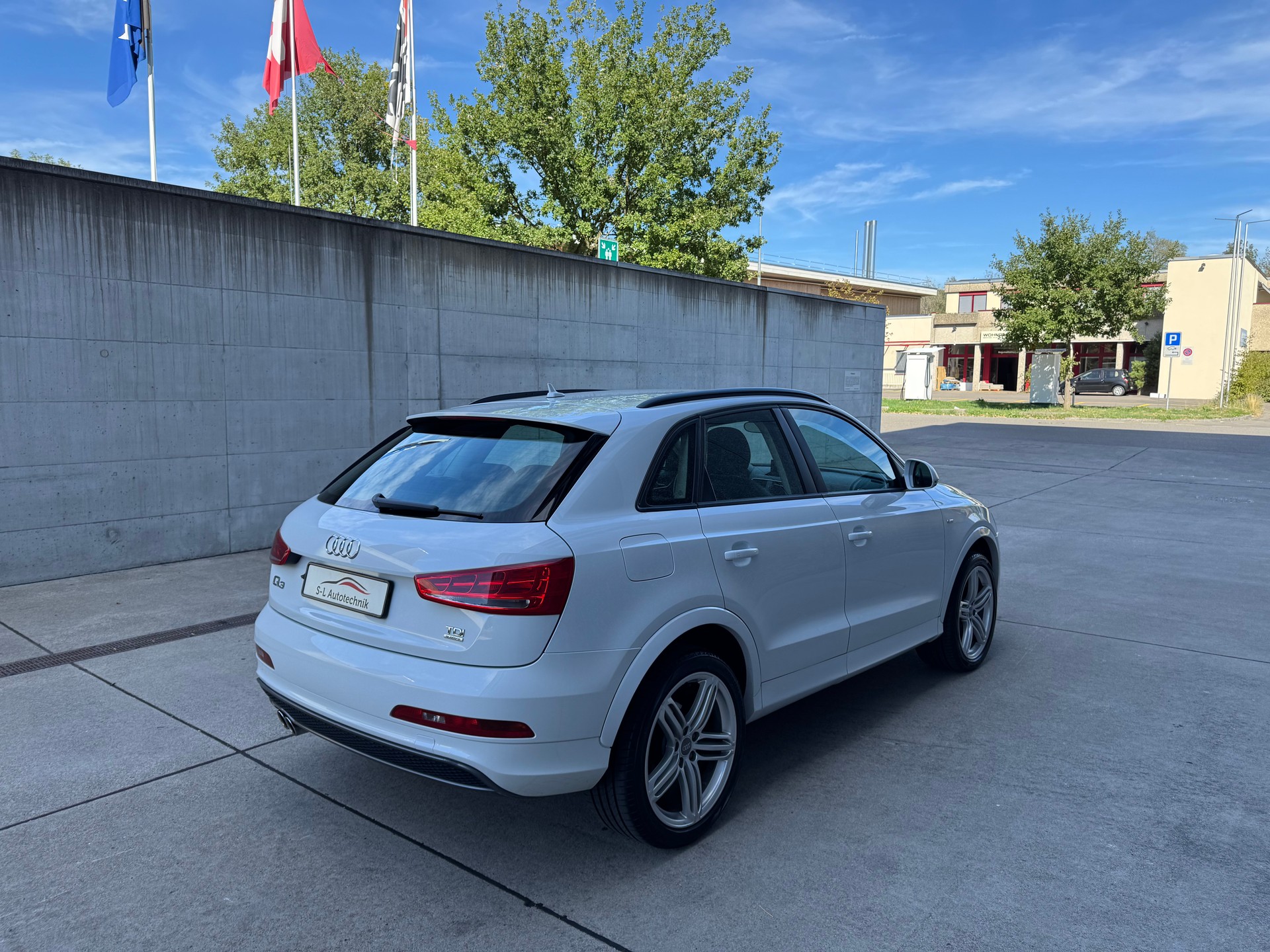AUDI Q3 2.0 TDI quattro S-tronic-image-6