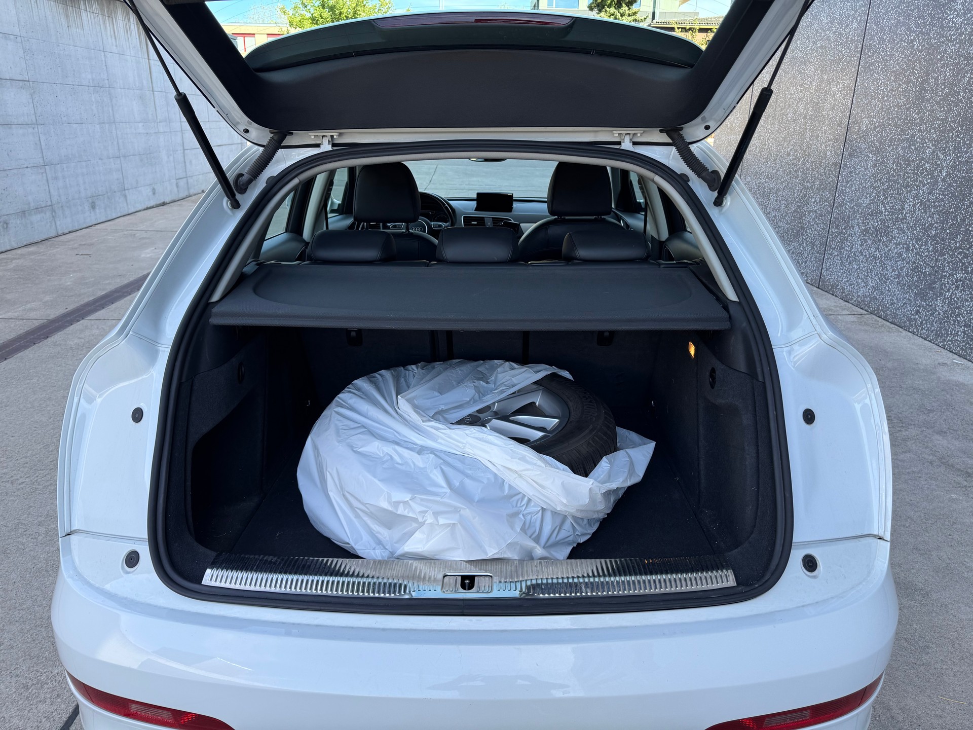 AUDI Q3 2.0 TDI quattro S-tronic-image-7