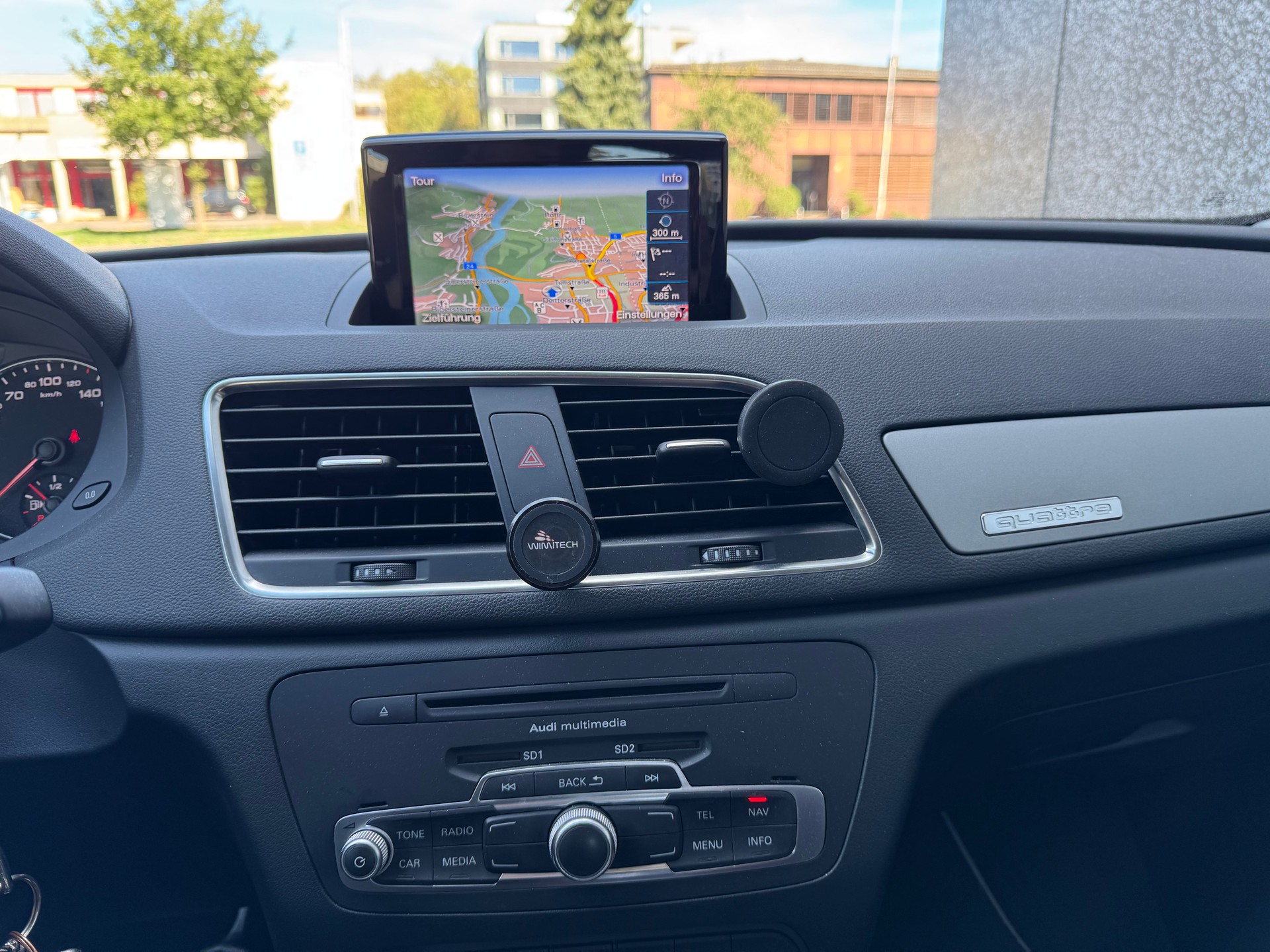 AUDI Q3 2.0 TDI quattro S-tronic-image-13