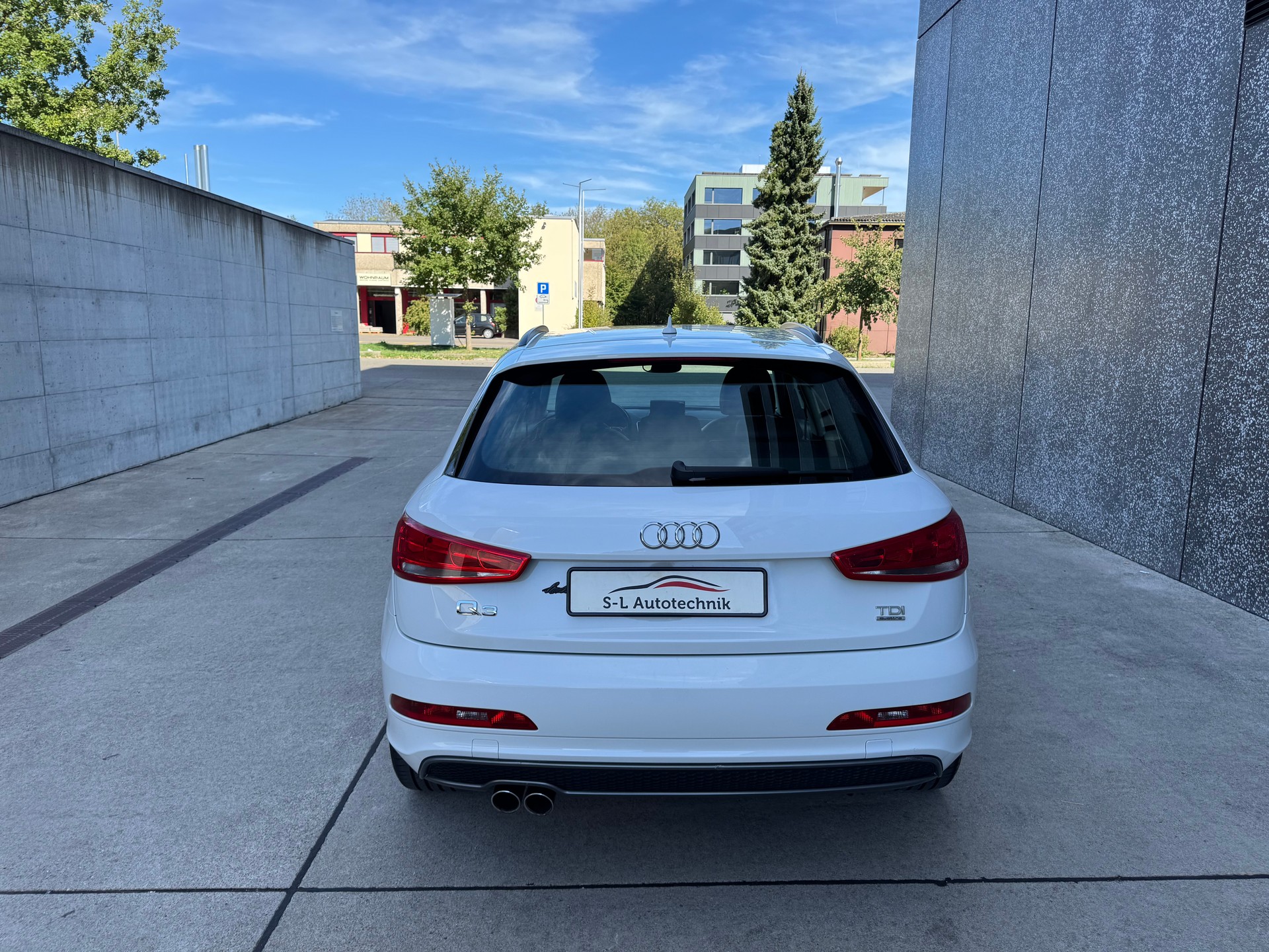 AUDI Q3 2.0 TDI quattro S-tronic-image-5
