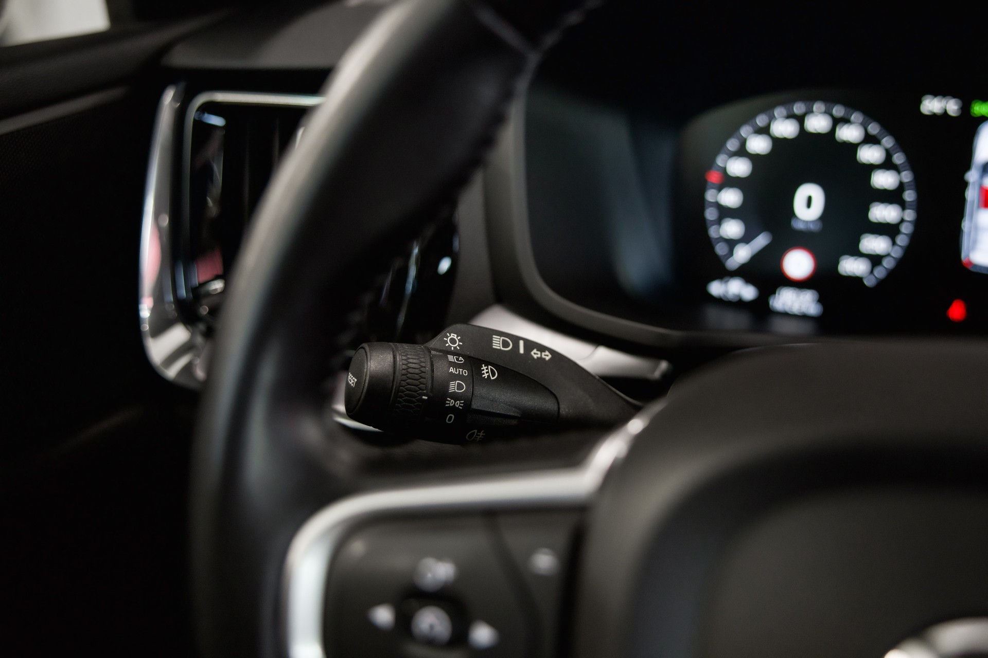 VOLVO V60 D4 Momentum-image-30