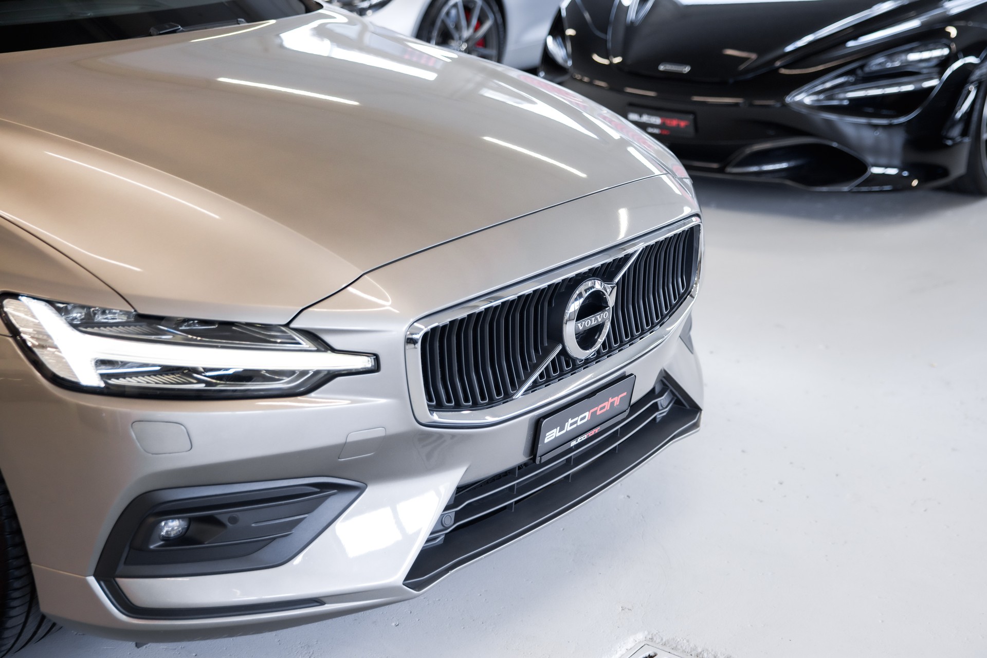 VOLVO V60 D4 Momentum-image-8