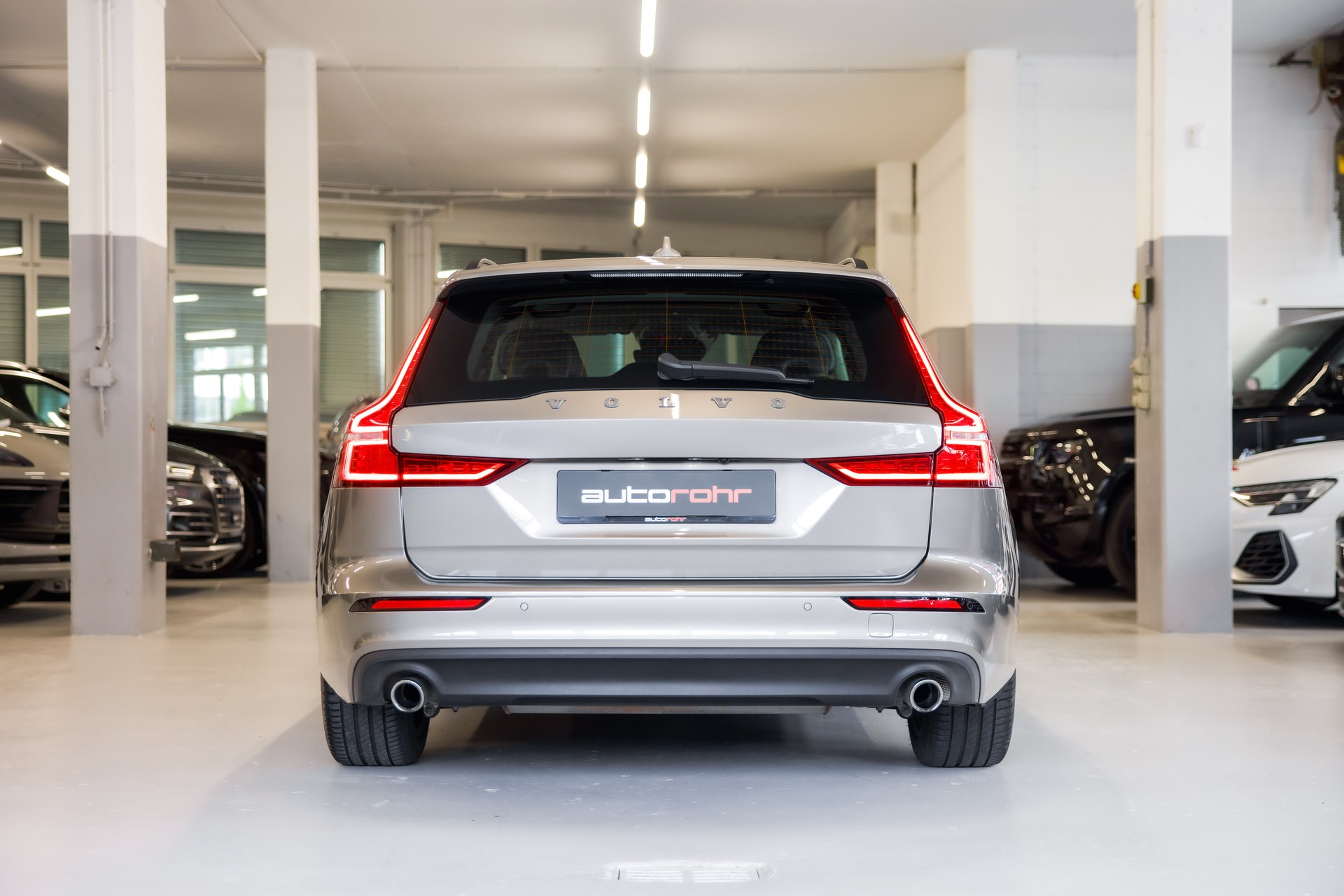 VOLVO V60 D4 Momentum-image-5