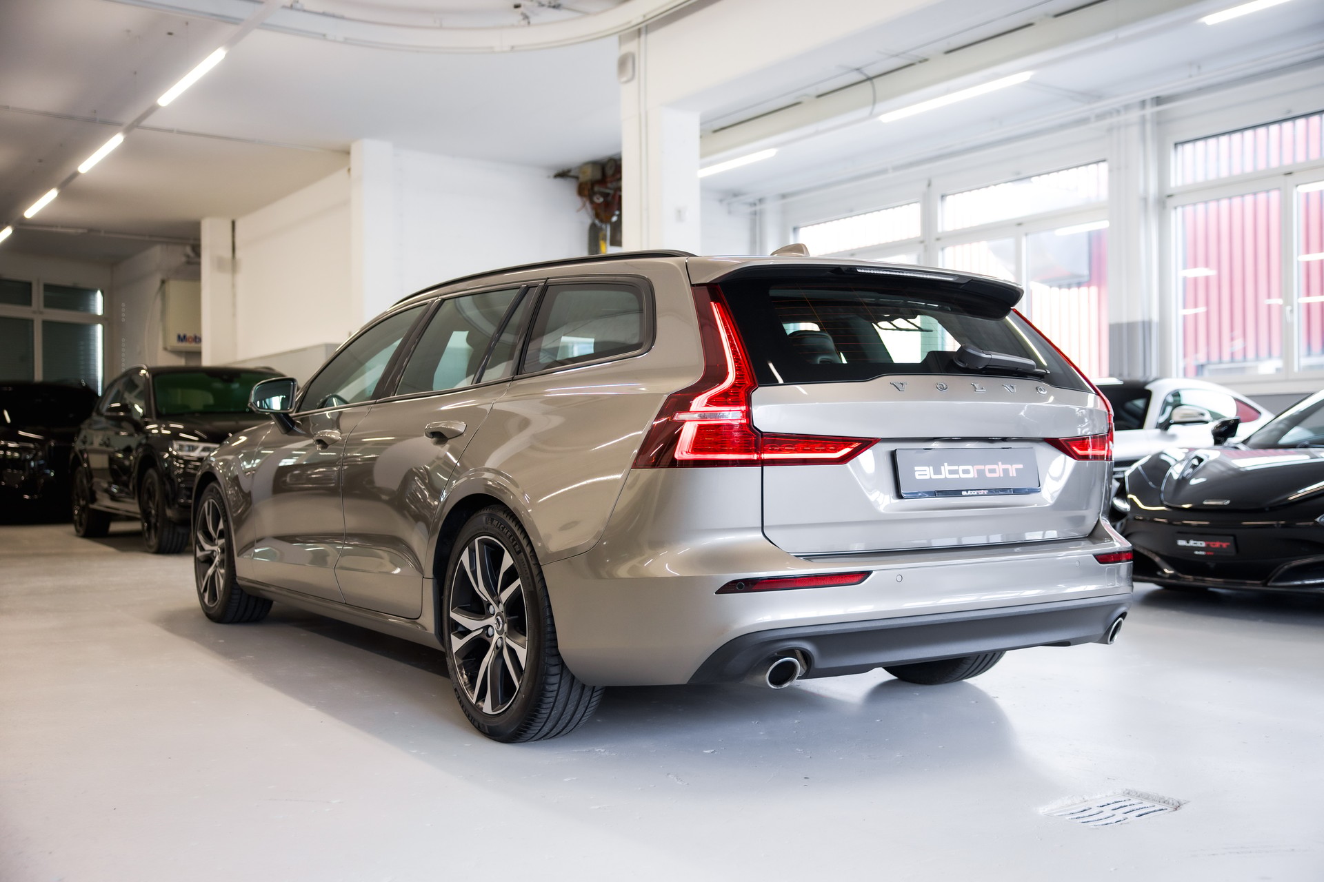 VOLVO V60 D4 Momentum-image-6