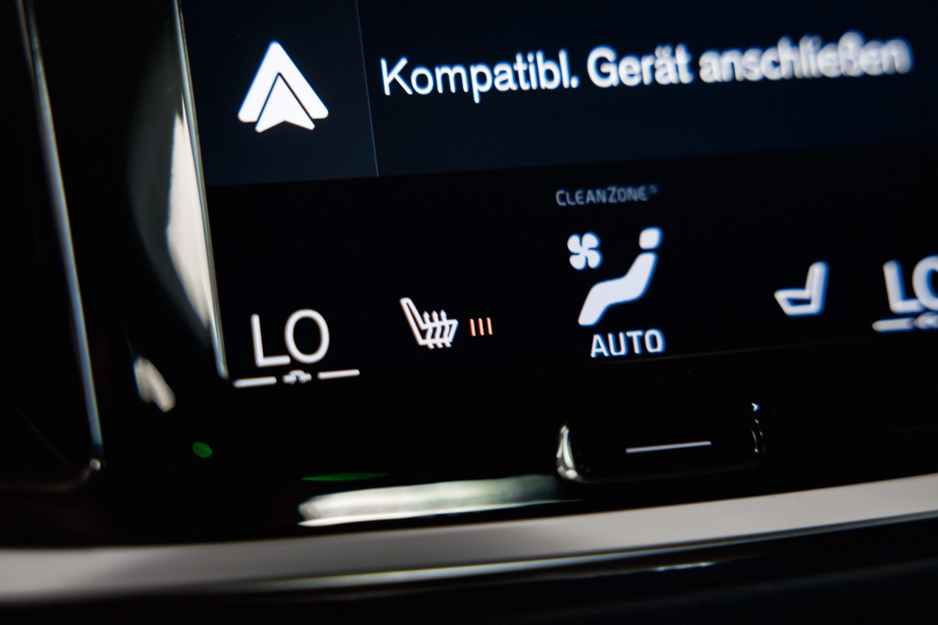VOLVO V60 D4 Momentum-image-26