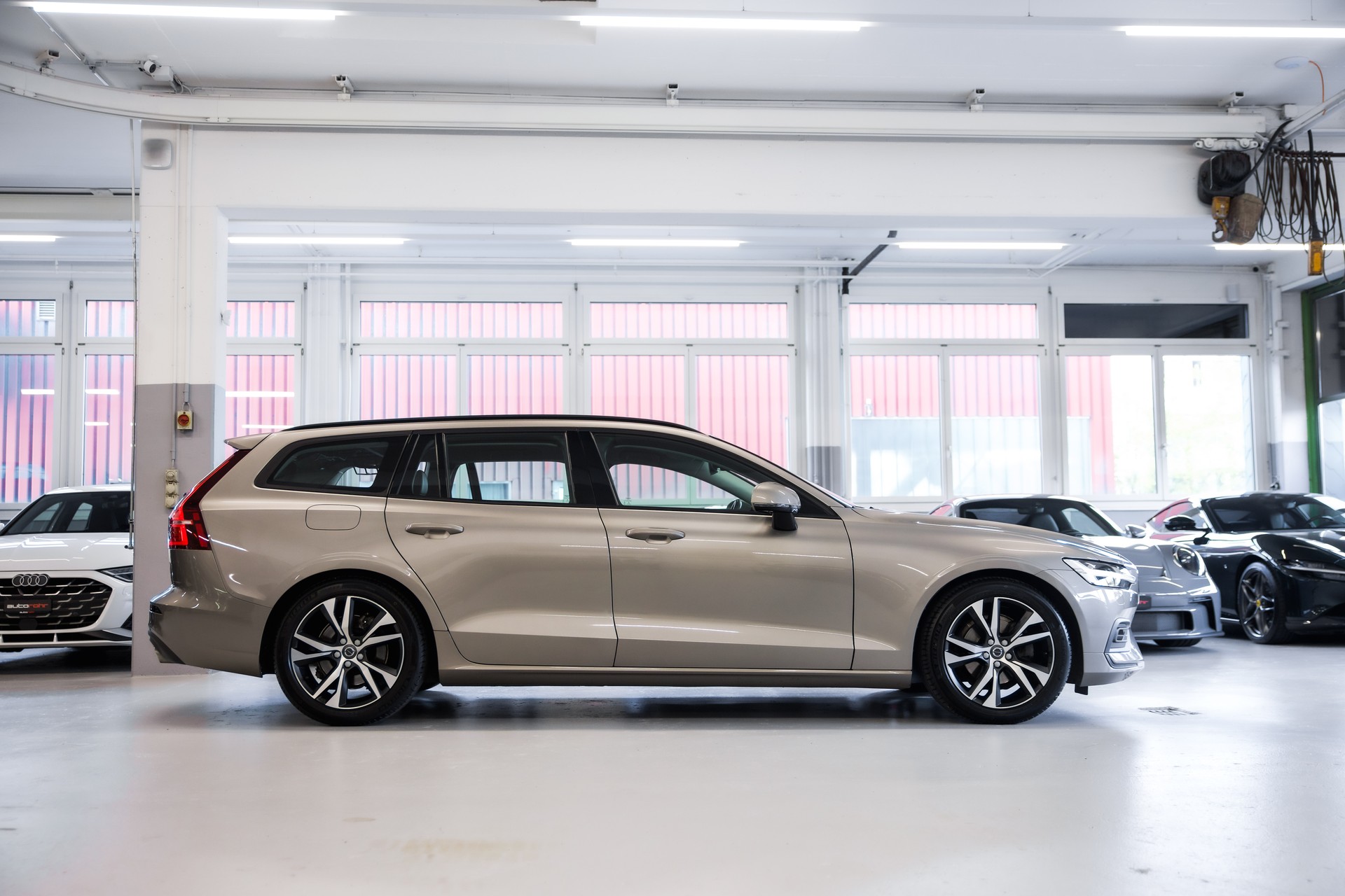 VOLVO V60 D4 Momentum-image-3
