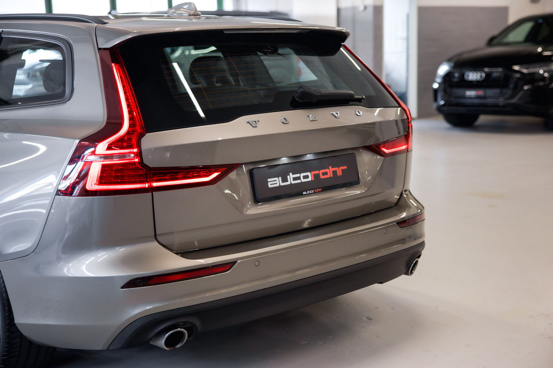 VOLVO V60 D4 Momentum-image-13