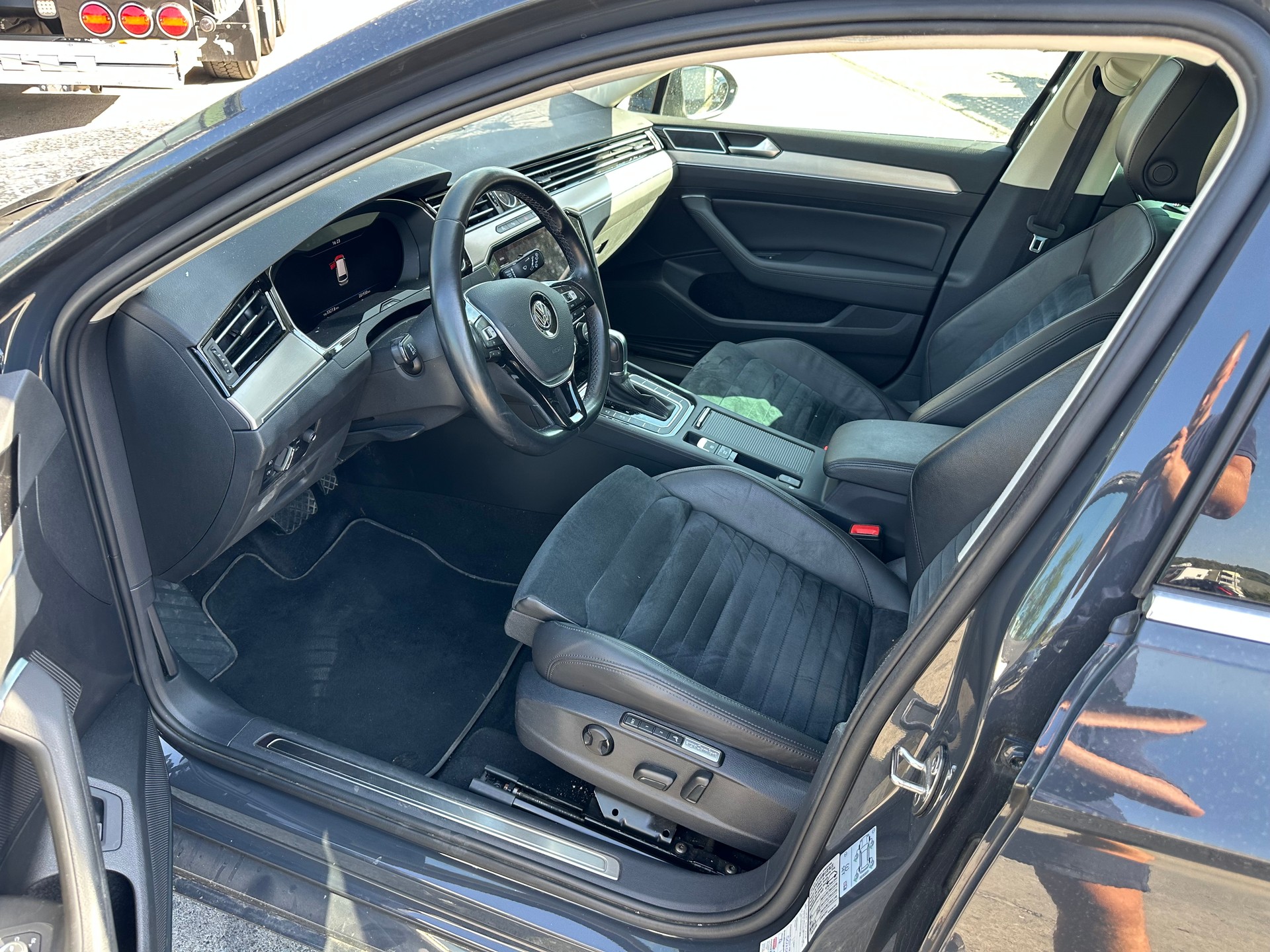 VW Passat Variant 2.0 TDI BMT Highline DSG-image-6