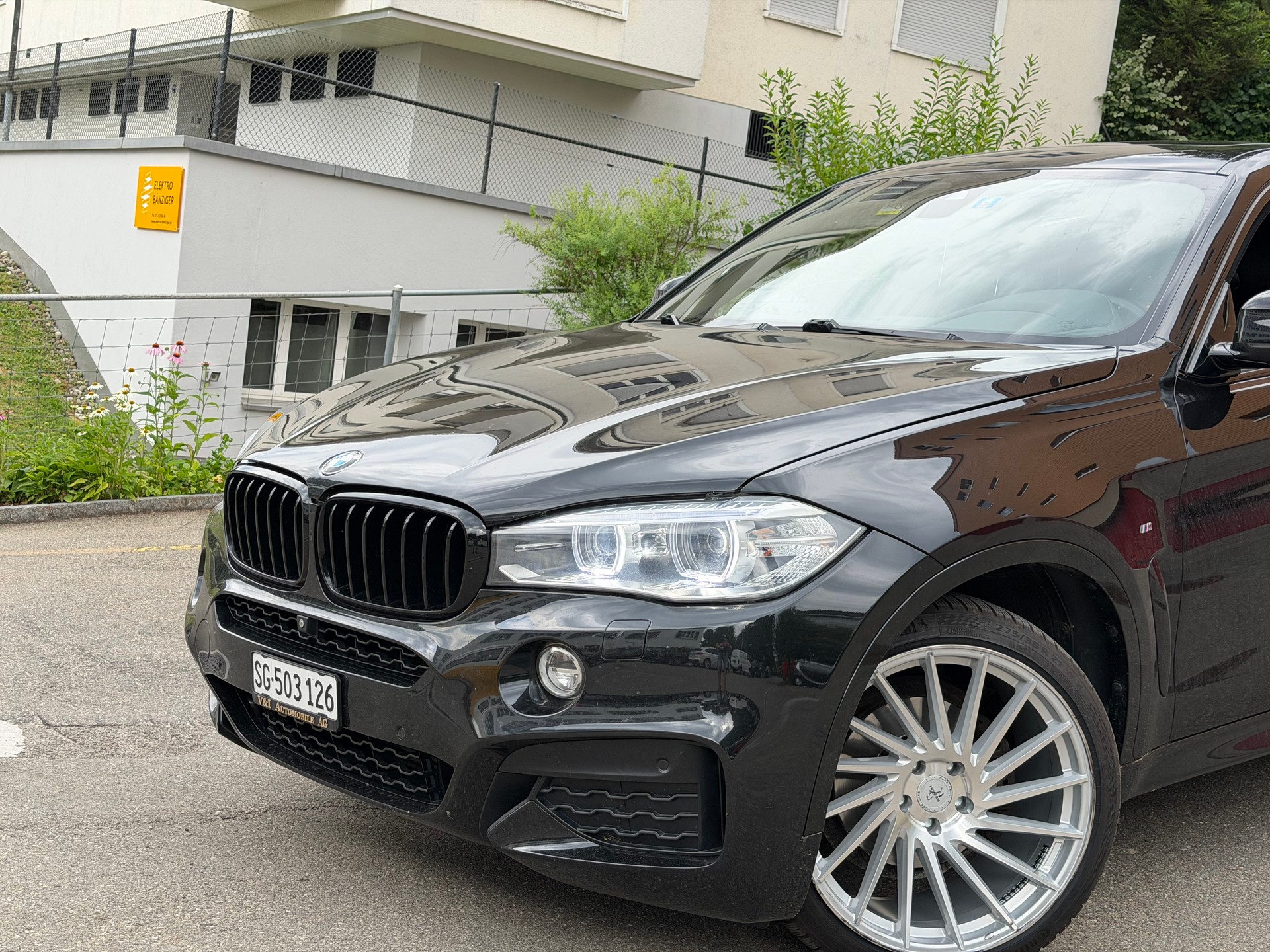 BMW 30d xDrive-image-2