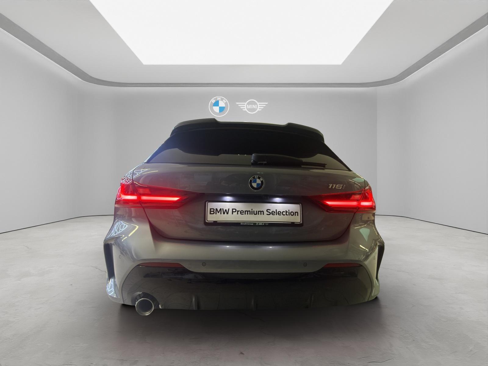 BMW 1er 118i M-SportPaket-showroom-element-3