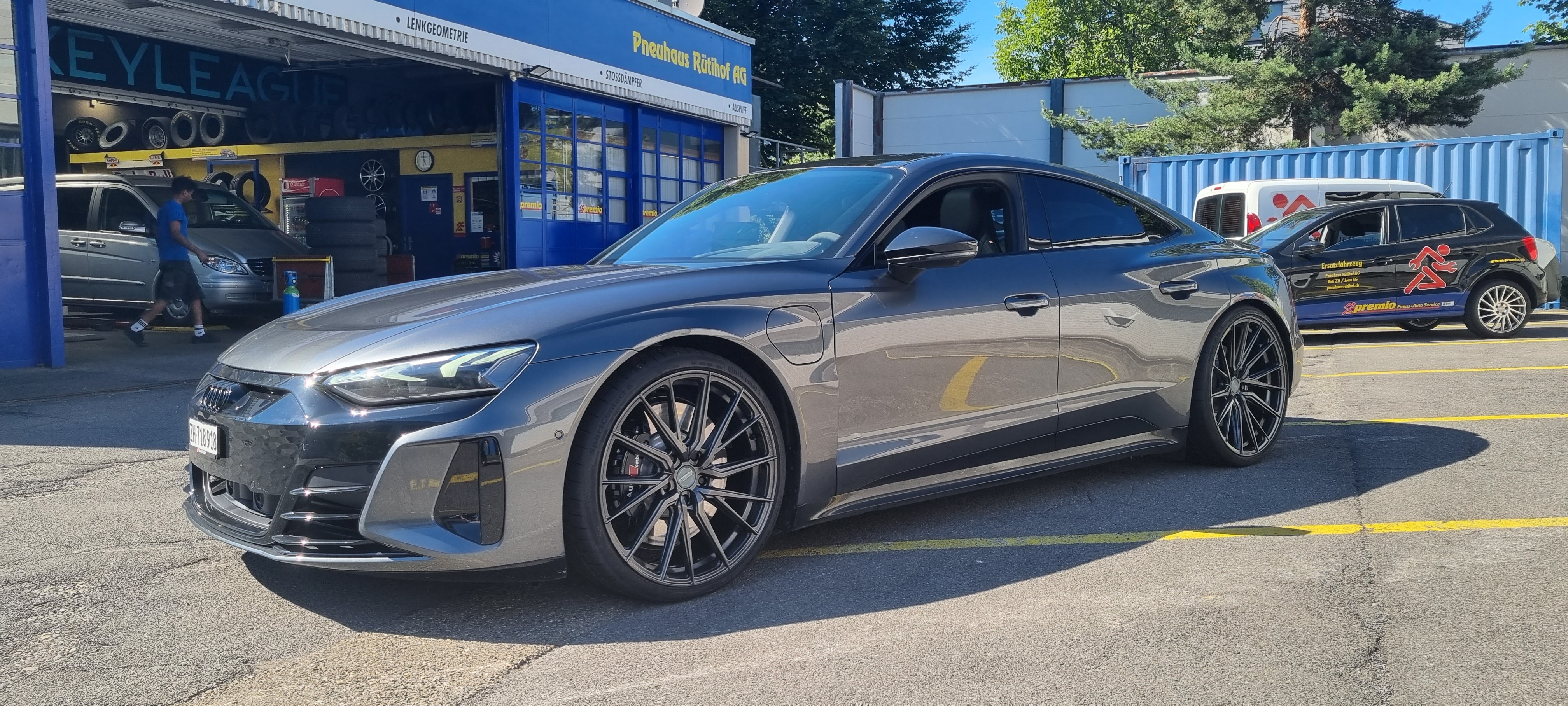 Car photo