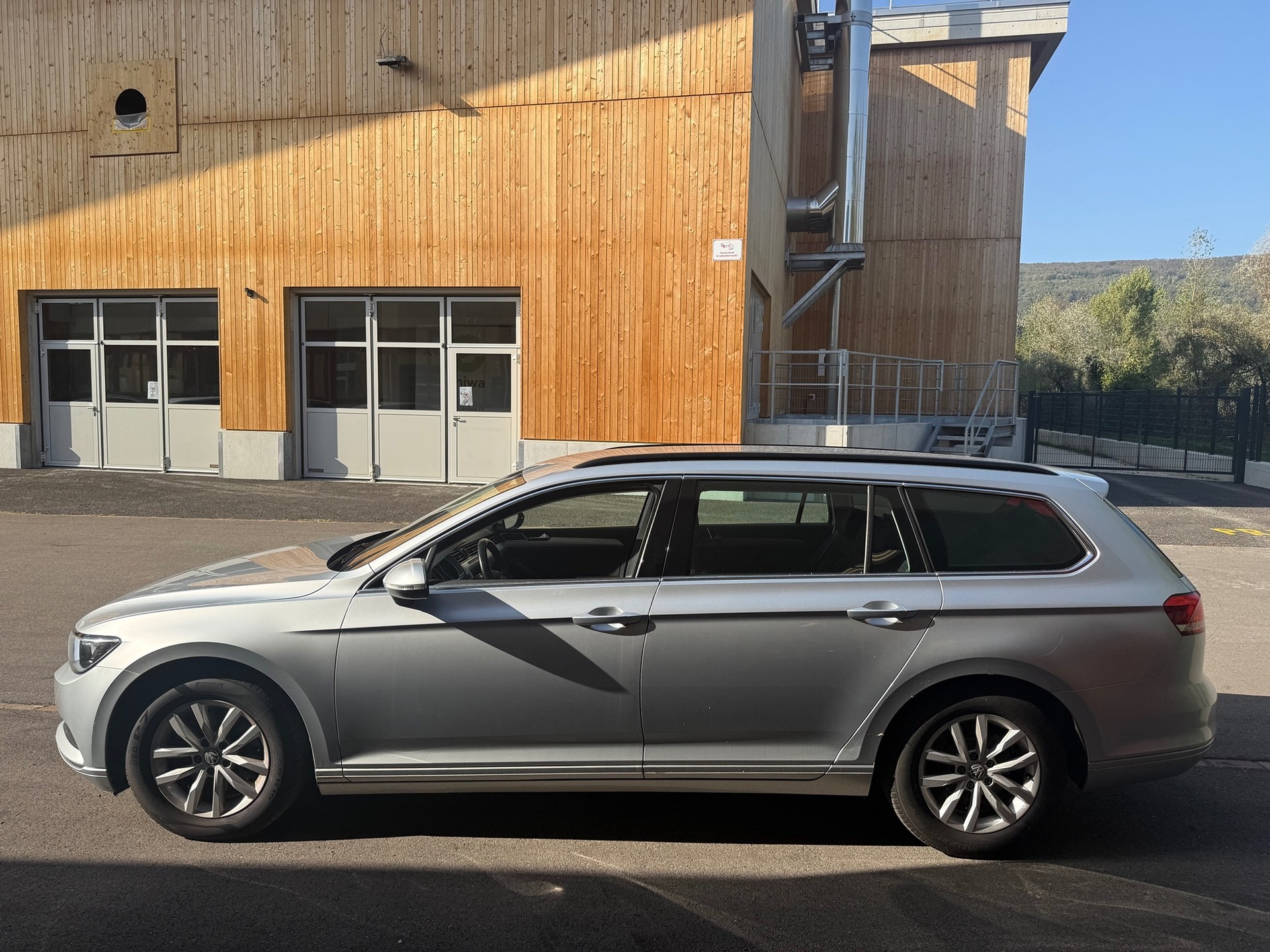 VW Passat Variant 1.6 TDI BMT Comfortline DSG-image-0