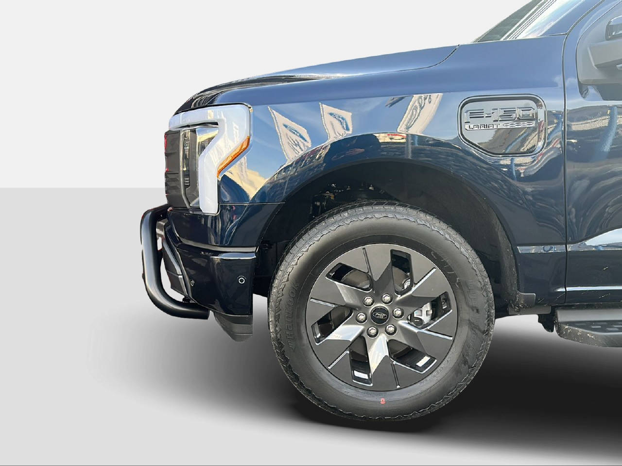 FORD F-150 Lightning DKab.Pick-up 98 kWh Lariat Launch Edition-image-14