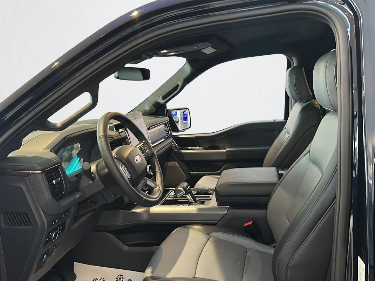 FORD F-150 Lightning DKab.Pick-up 98 kWh Lariat Launch Edition-image-17
