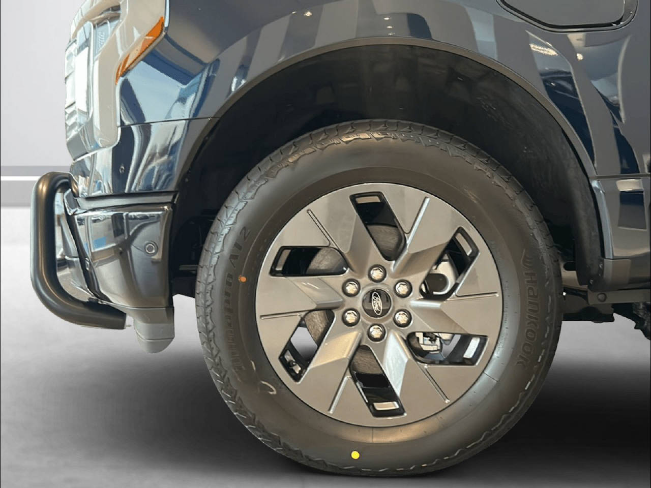 FORD F-150 Lightning DKab.Pick-up 98 kWh Lariat Launch Edition-image-6