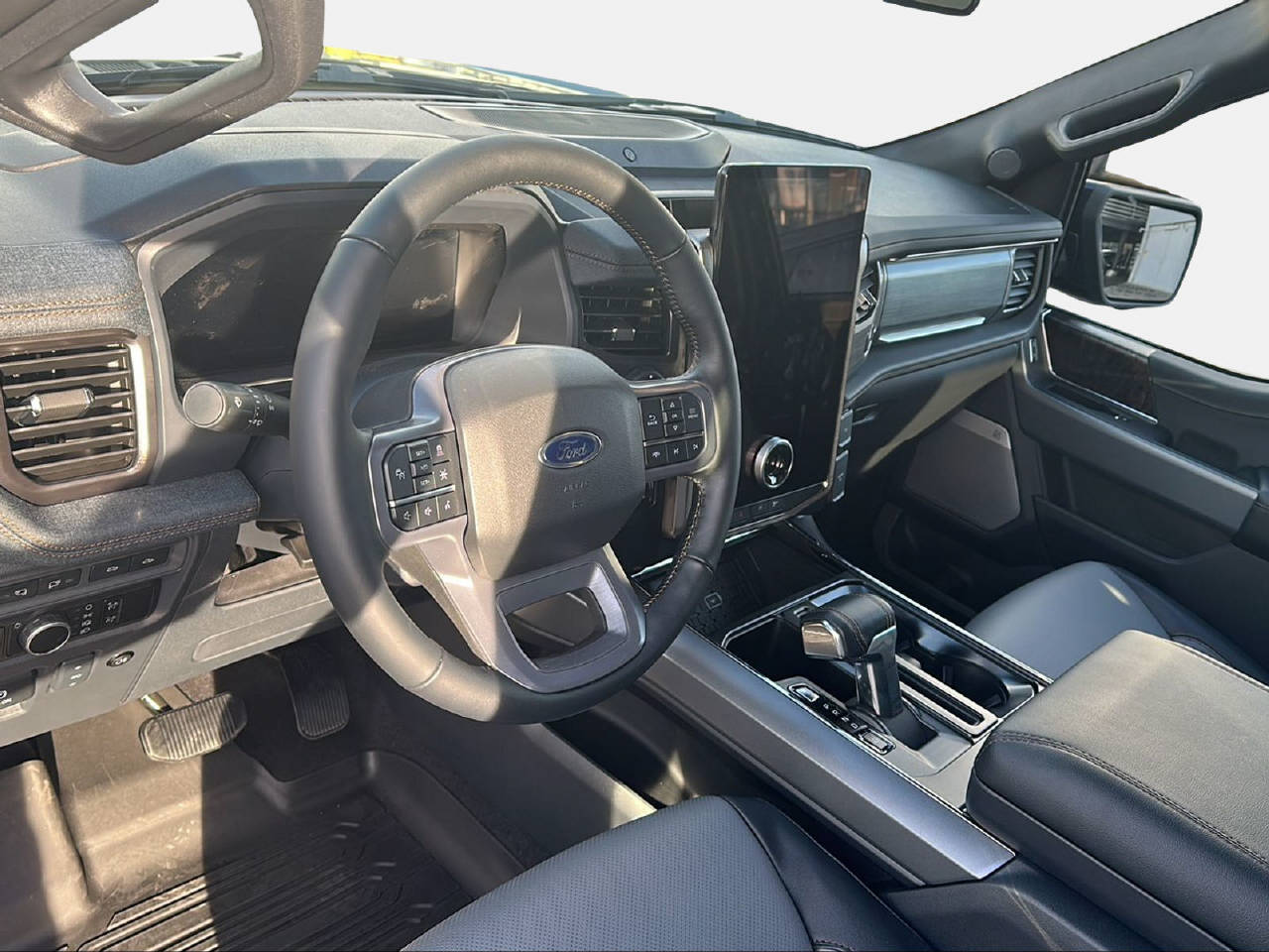 FORD F-150 Lightning DKab.Pick-up 98 kWh Lariat Launch Edition-image-9