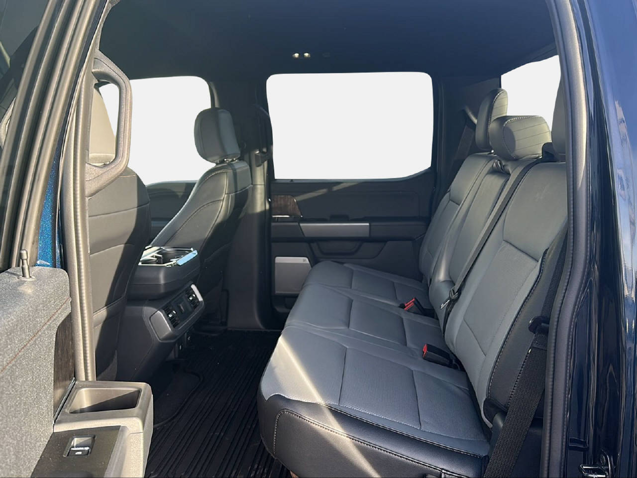 FORD F-150 Lightning DKab.Pick-up 98 kWh Lariat Launch Edition-image-12