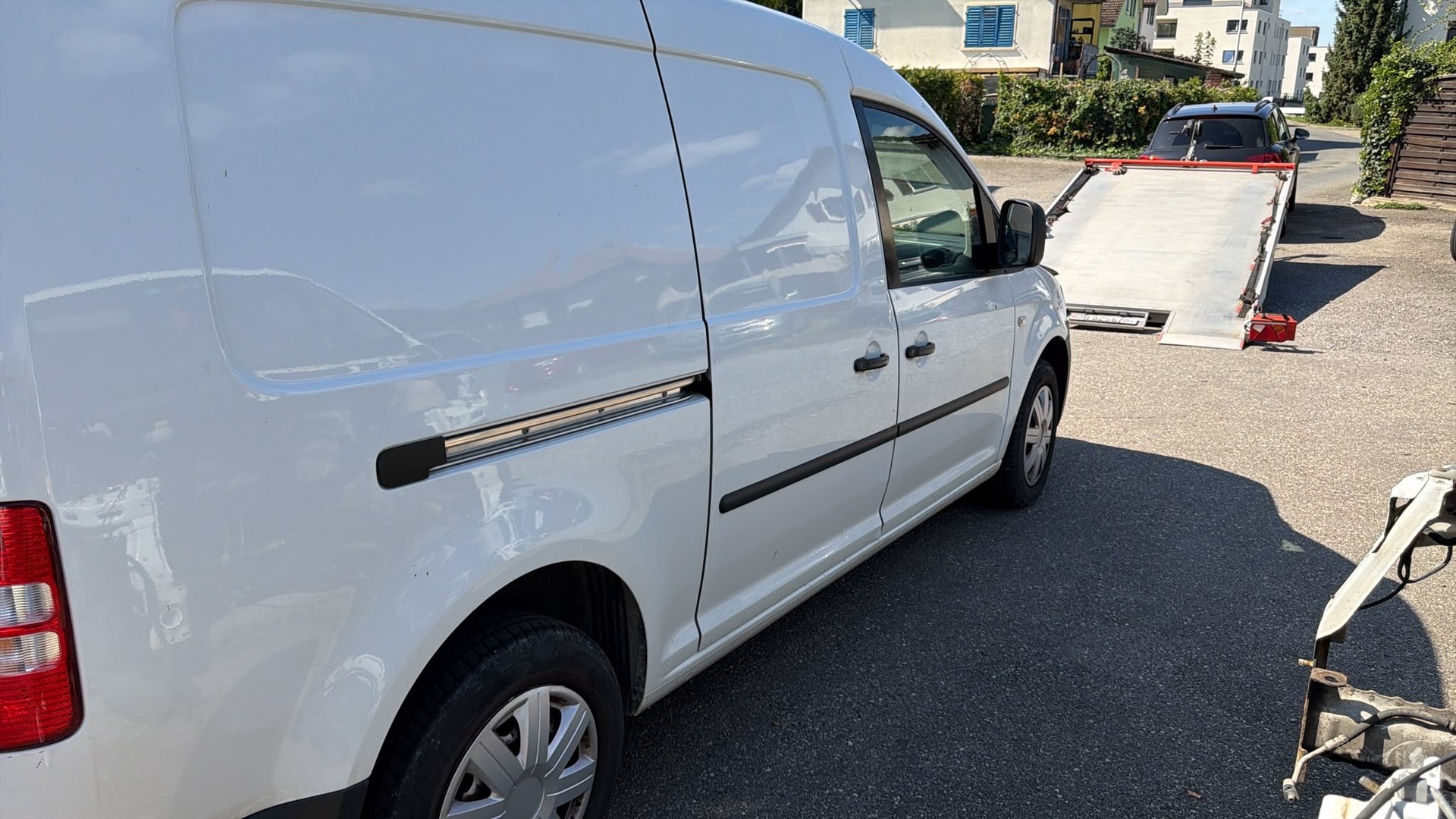 VW Caddy Maxi 1.6 TDI-image-1