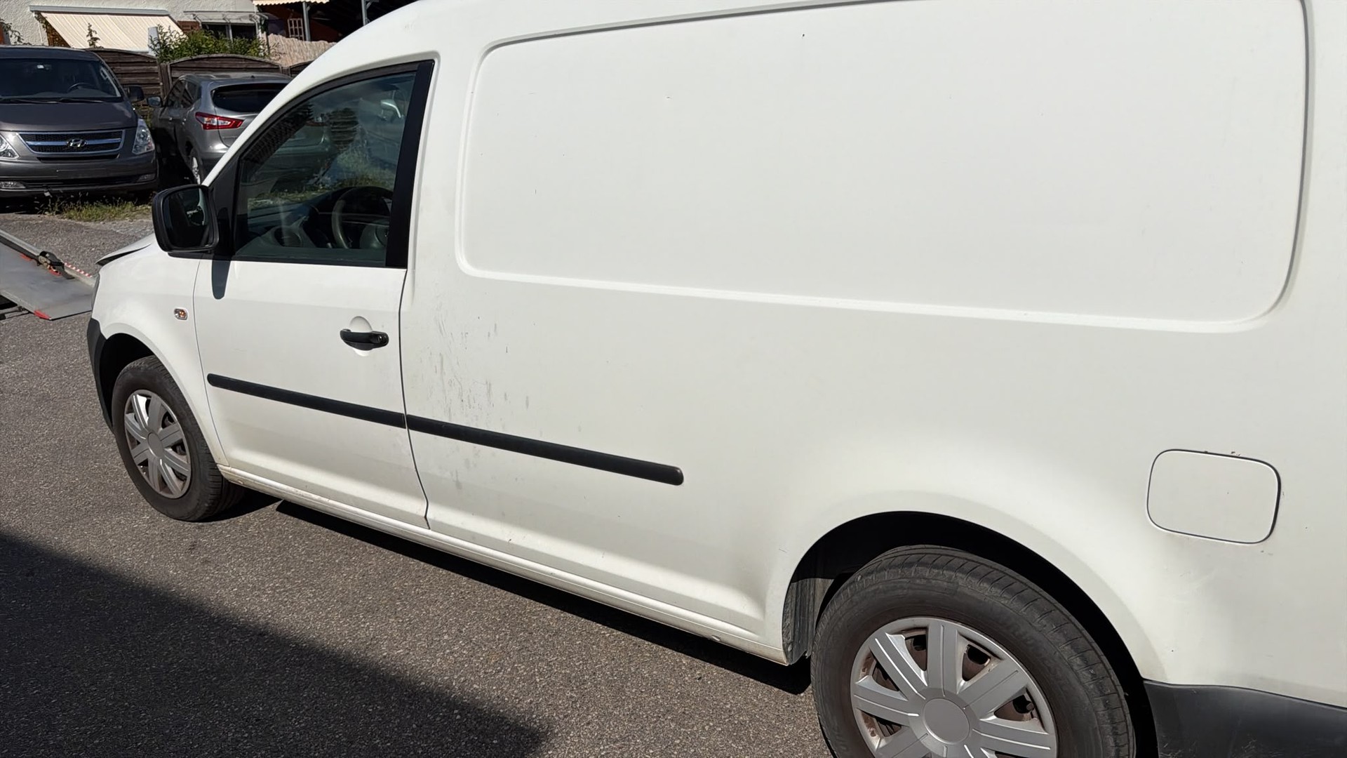 VW Caddy Maxi 1.6 TDI-image-2