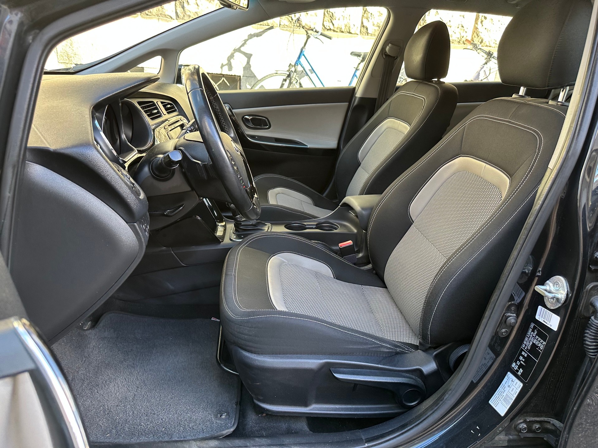 KIA Cee'd Sportswagon 1.6 GDi FiFa World Cup Ed. DCT-image-7