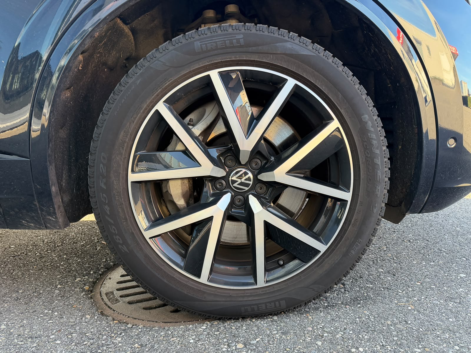 VW Touareg 3.0 TSI eHybrid R Tiptronic-image-9