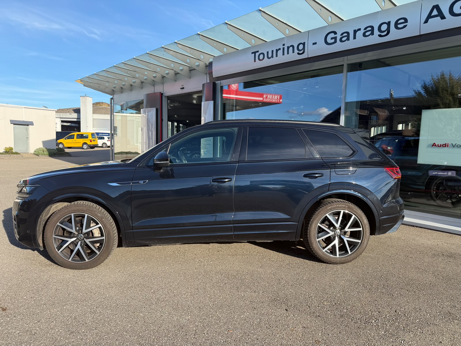 VW Touareg 3.0 TSI eHybrid R Tiptronic-image-1