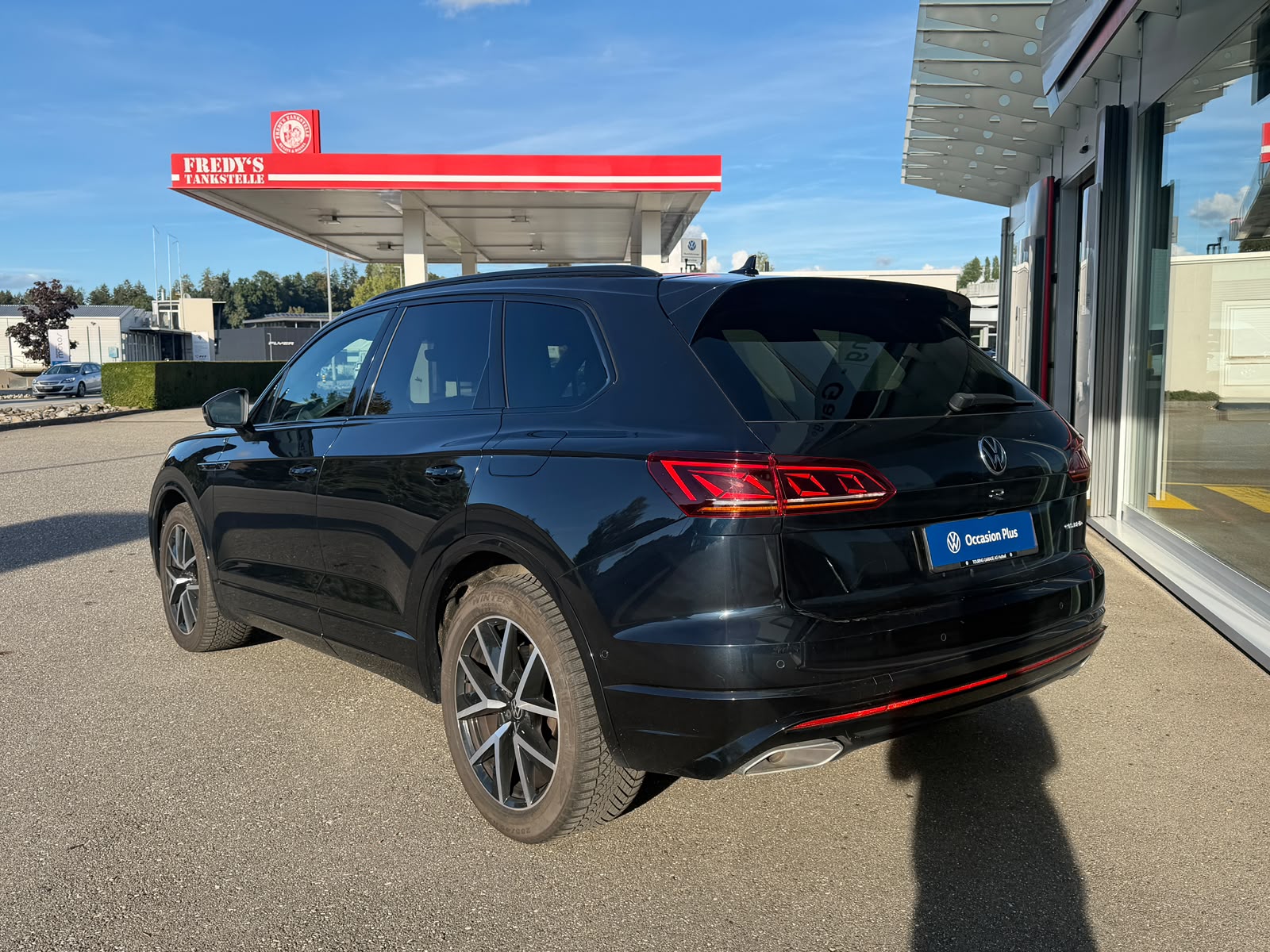 VW Touareg 3.0 TSI eHybrid R Tiptronic-image-2