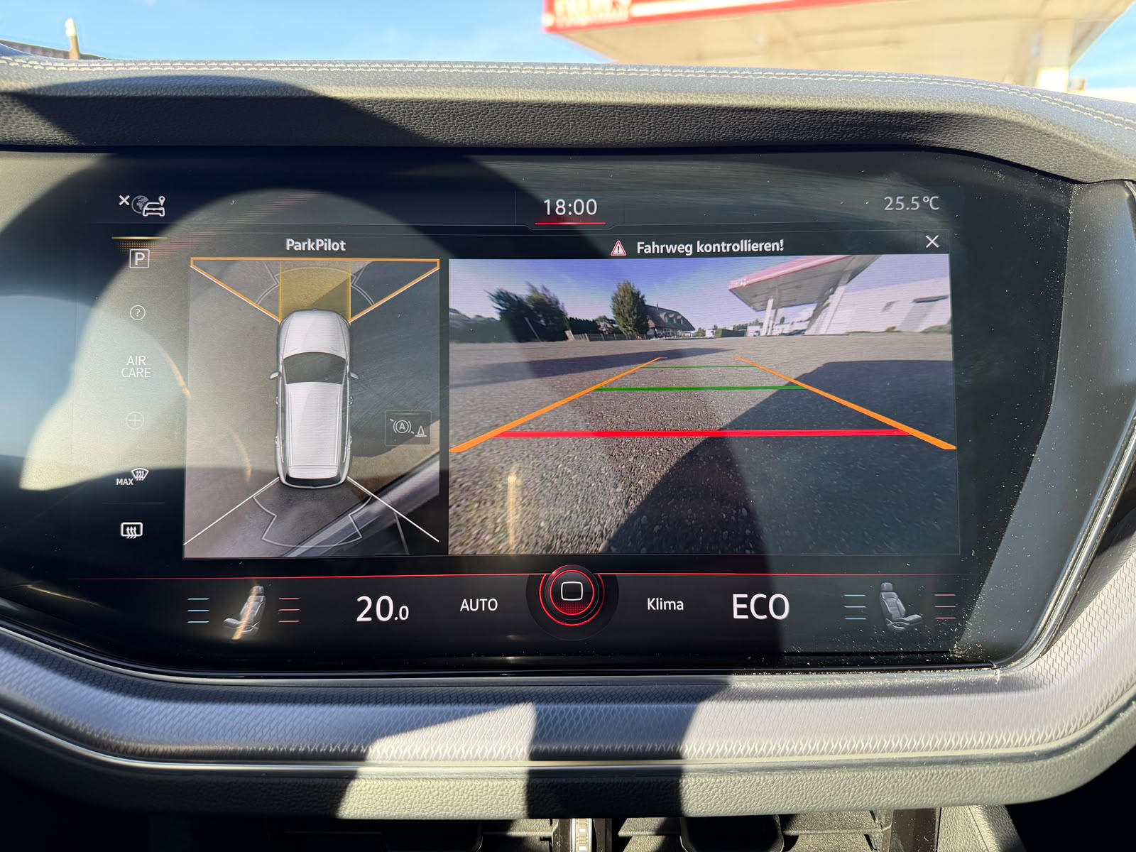 VW Touareg 3.0 TSI eHybrid R Tiptronic-image-19