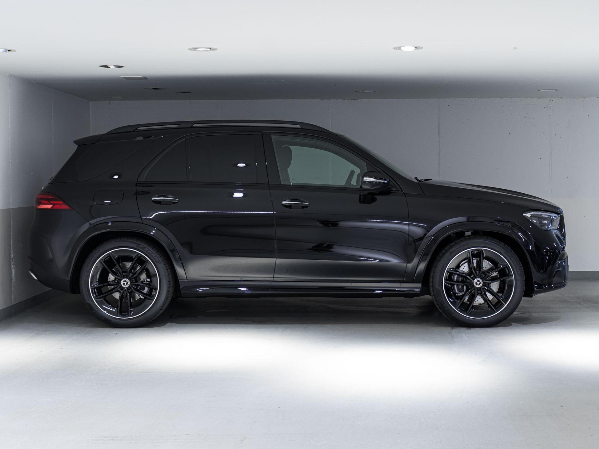 MERCEDES-BENZ GLE 300 d 4MATIC-image-1