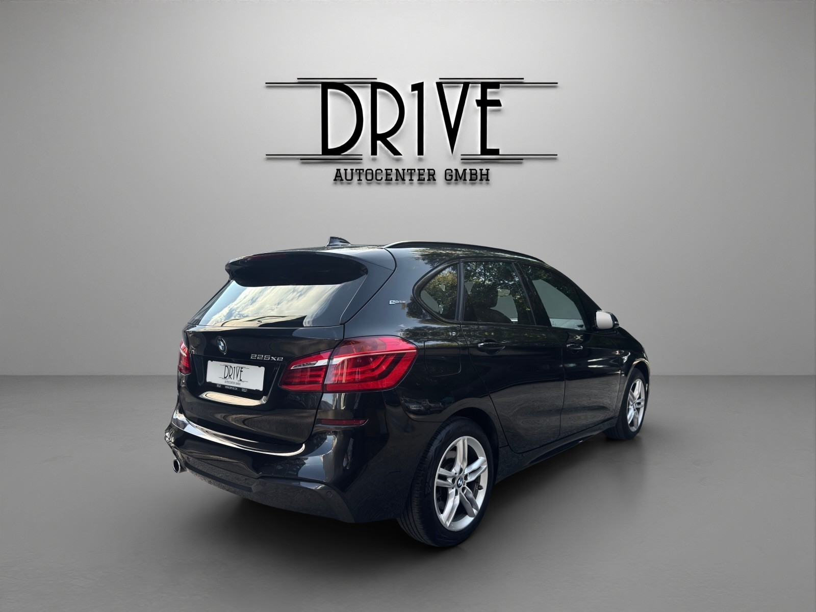 BMW 225xe iPerformance Active Tourer Steptronic M Sport-image-4