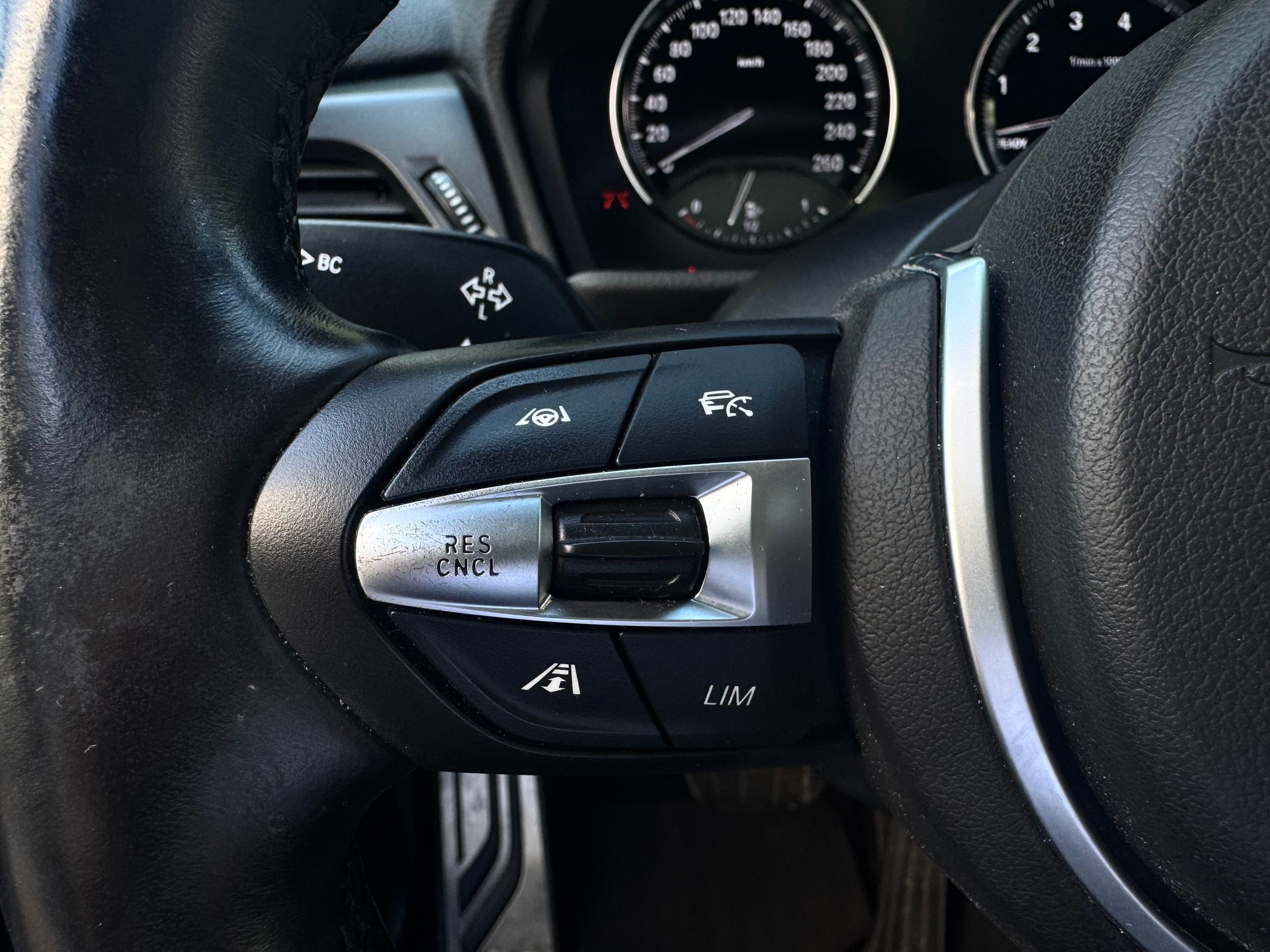 BMW 225xe iPerformance Active Tourer Steptronic M Sport-image-18