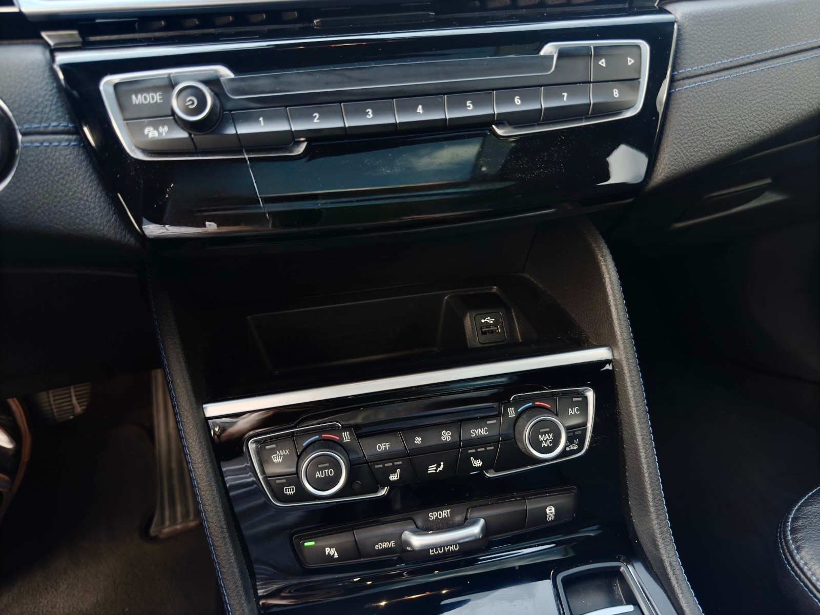BMW 225xe iPerformance Active Tourer Steptronic M Sport-image-13