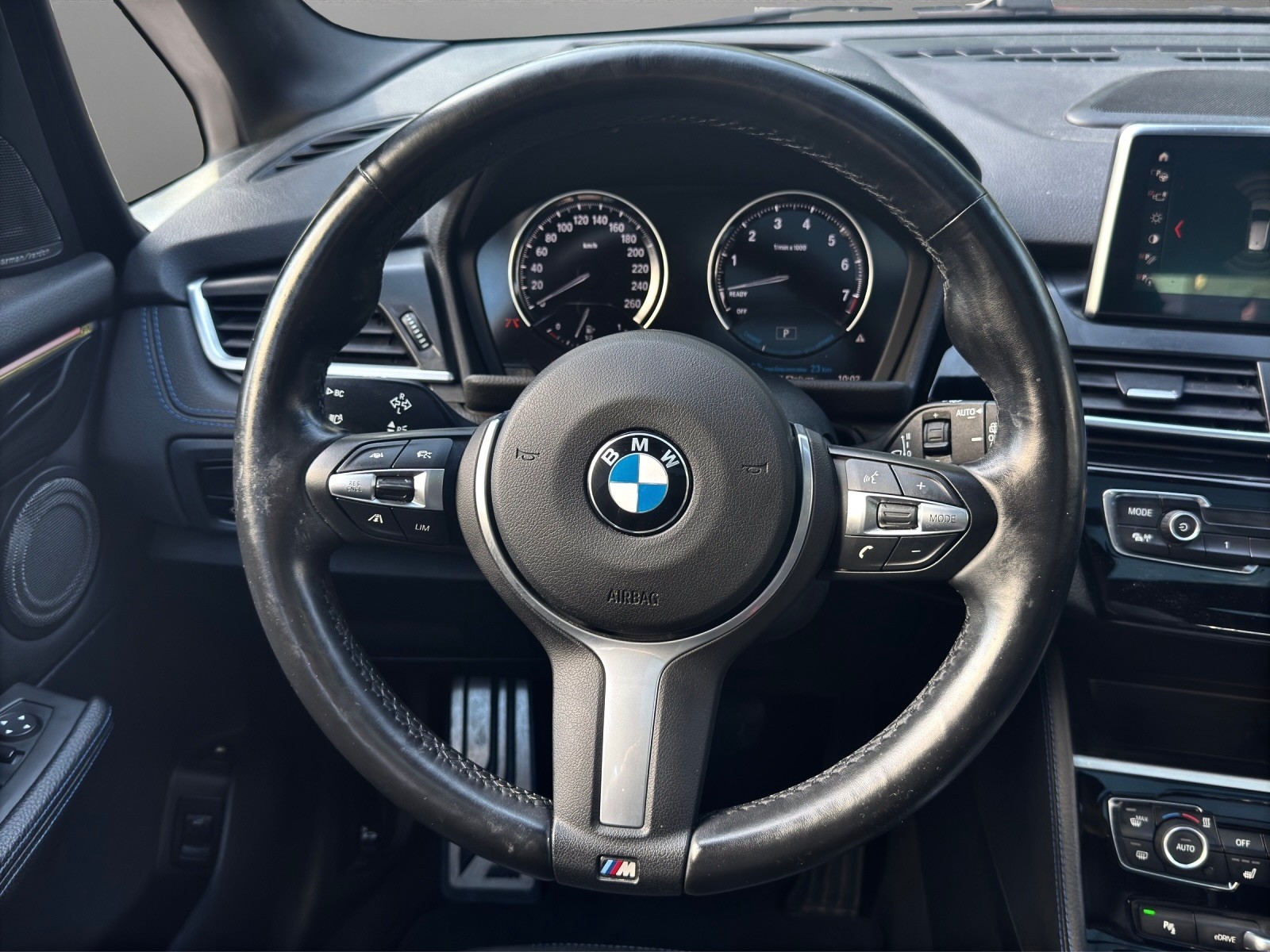 BMW 225xe iPerformance Active Tourer Steptronic M Sport-image-9