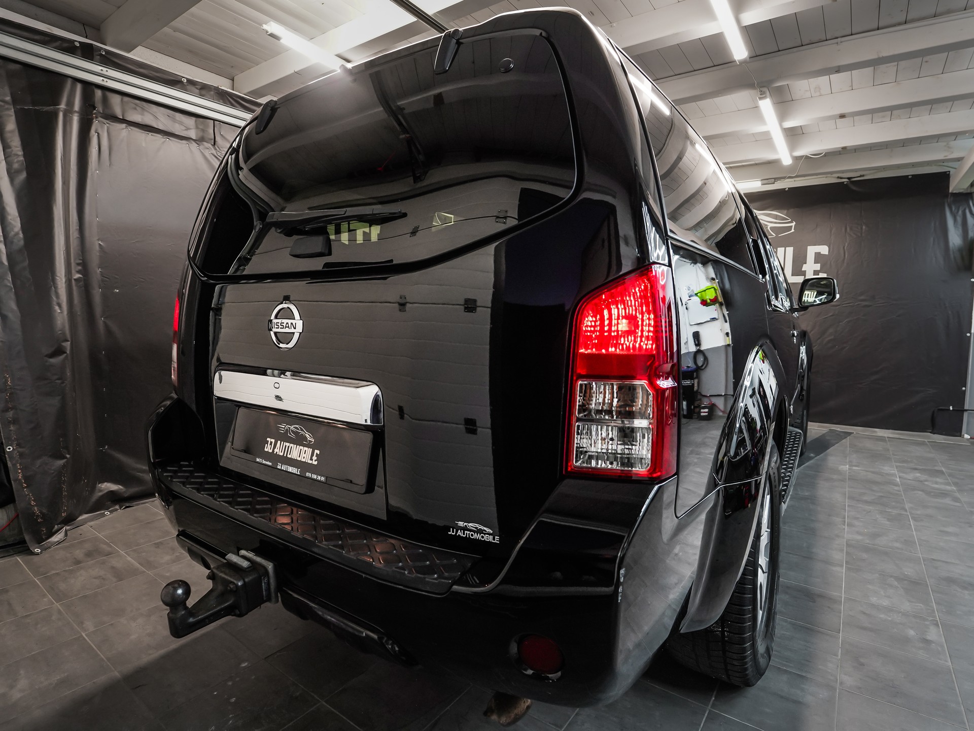NISSAN Pathfinder 3.0 dCi LE Automatic-image-5