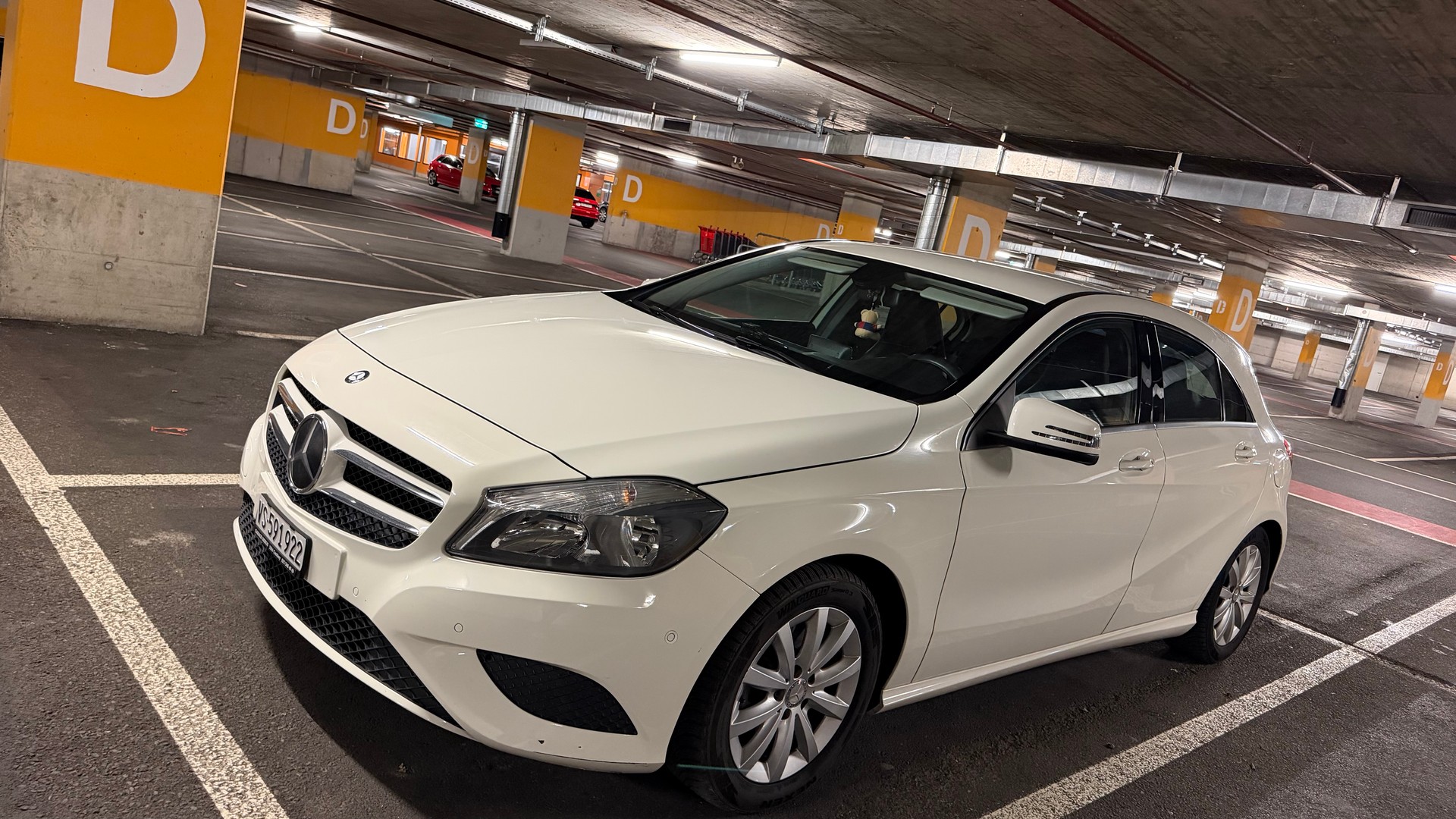 MERCEDES-BENZ A 180 Style 7G-DCT-image-1