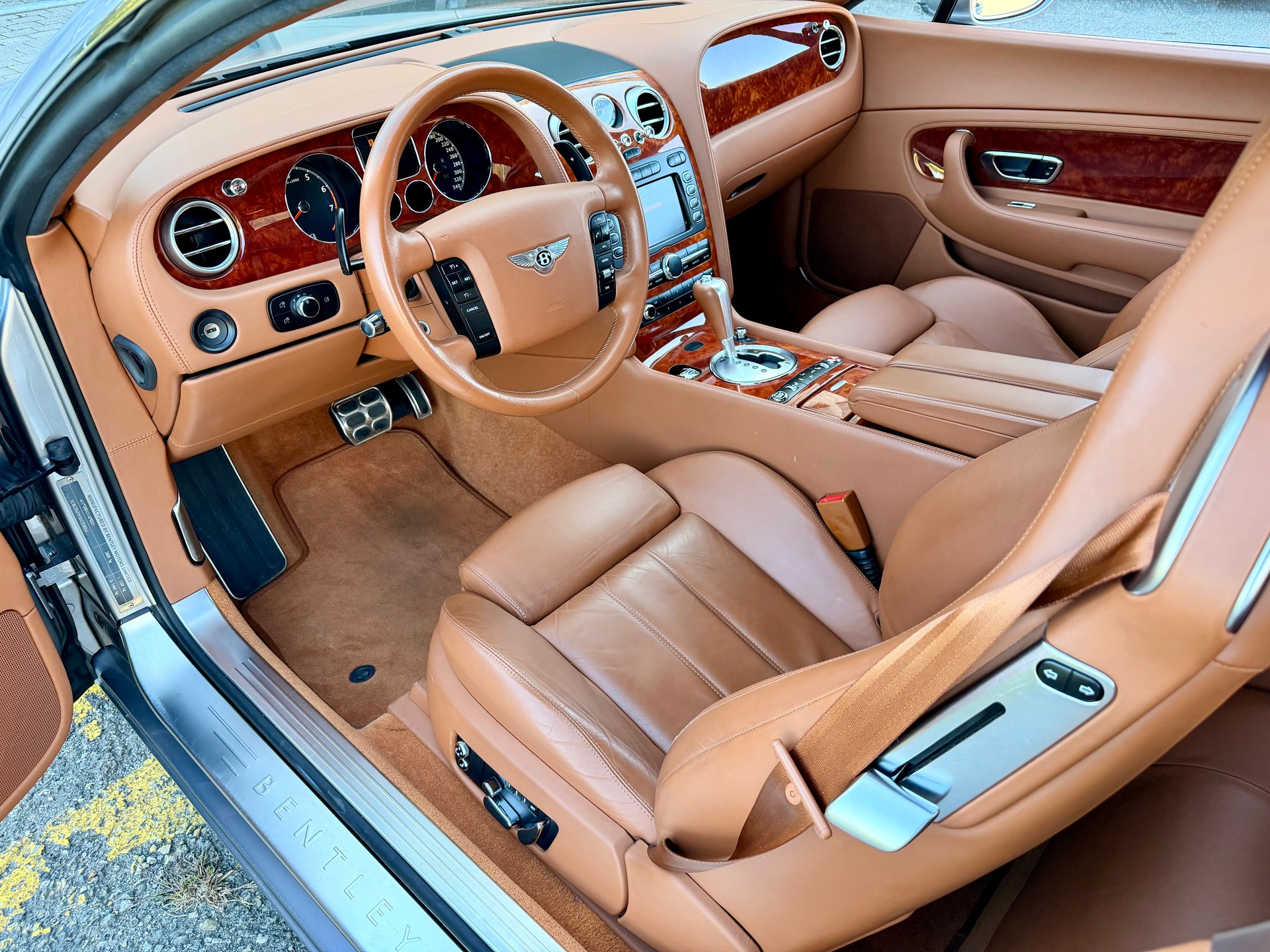 BENTLEY Continental GT 6.0-image-8