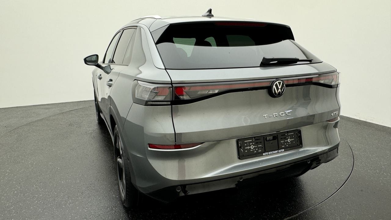 VW T-Roc 1.5 eTSI mHEV R-Line DSG-showroom-element-2