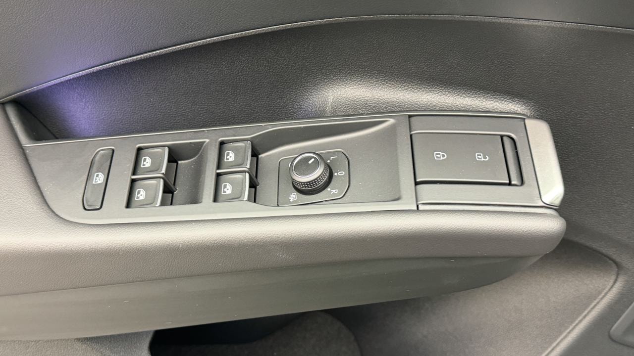 VW T-Roc 1.5 eTSI mHEV R-Line DSG-image-9