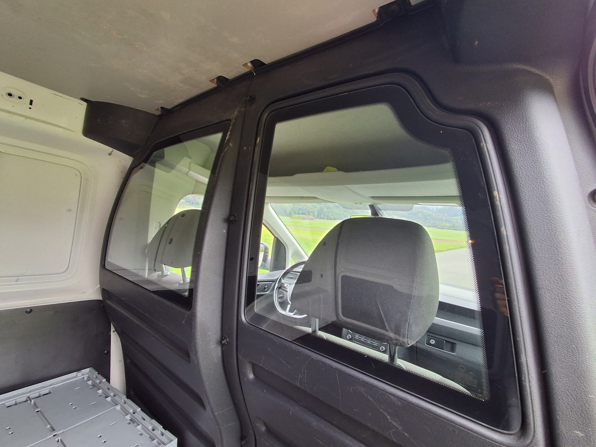 VW Caddy 2.0TDI 4Motion BlueMotion Technology-image-12