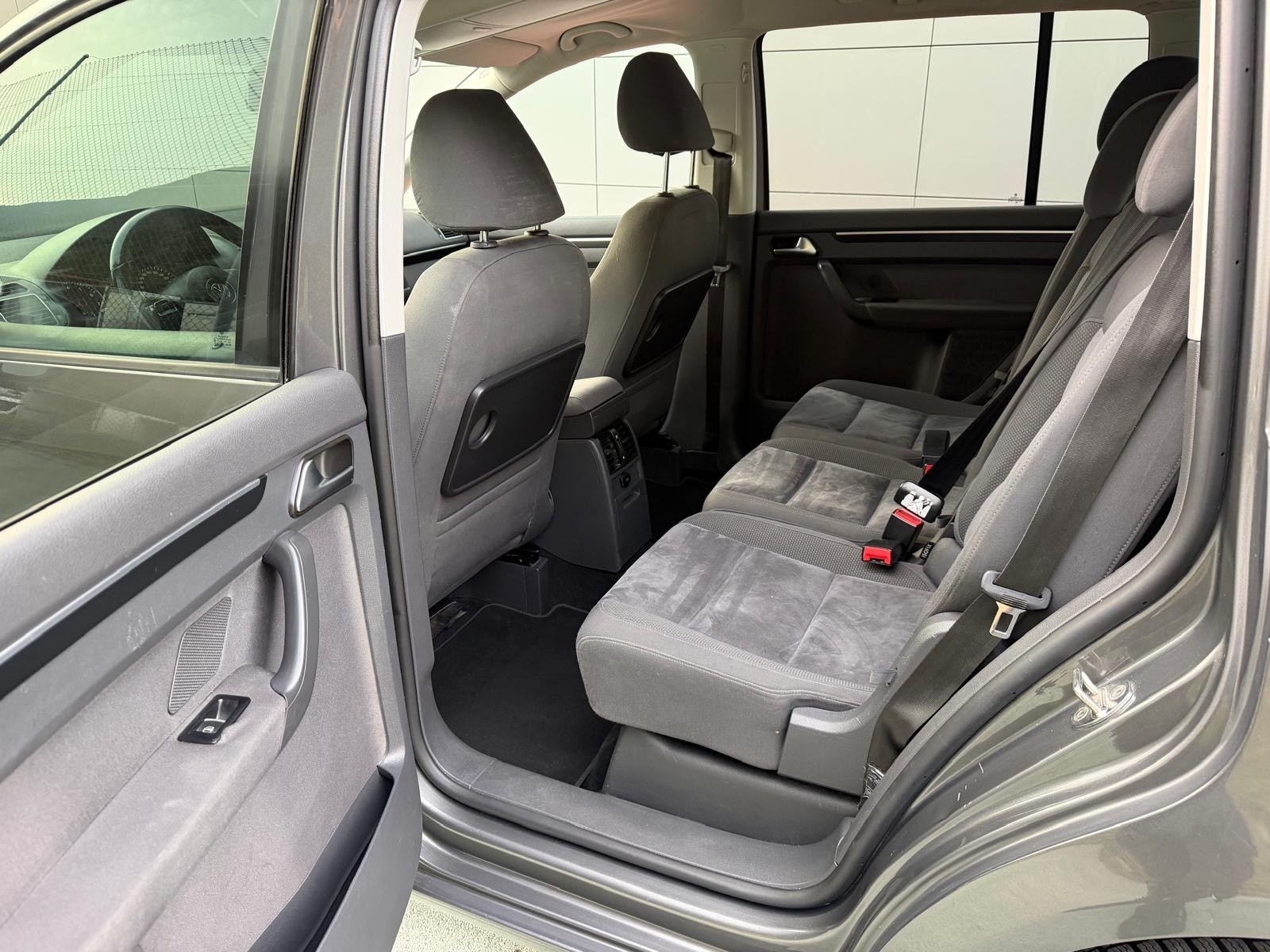 VW Touran 1.4 TSI Trendline-image-10