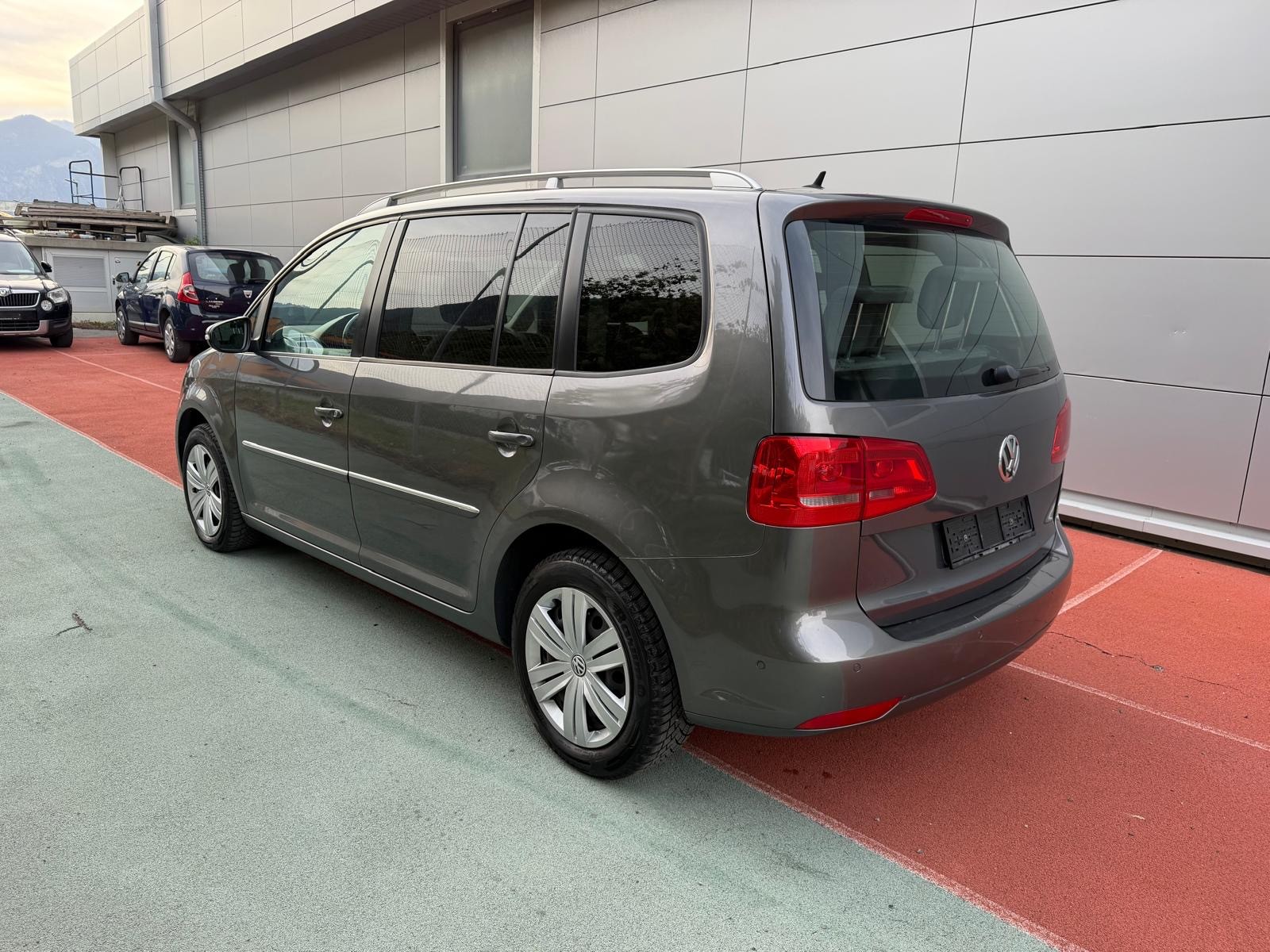VW Touran 1.4 TSI Trendline-image-3